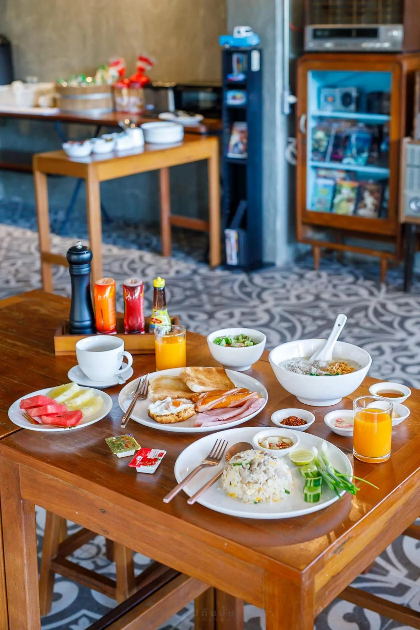 Restaurant/places to eat in Vintage54 Hotel Ayutthaya