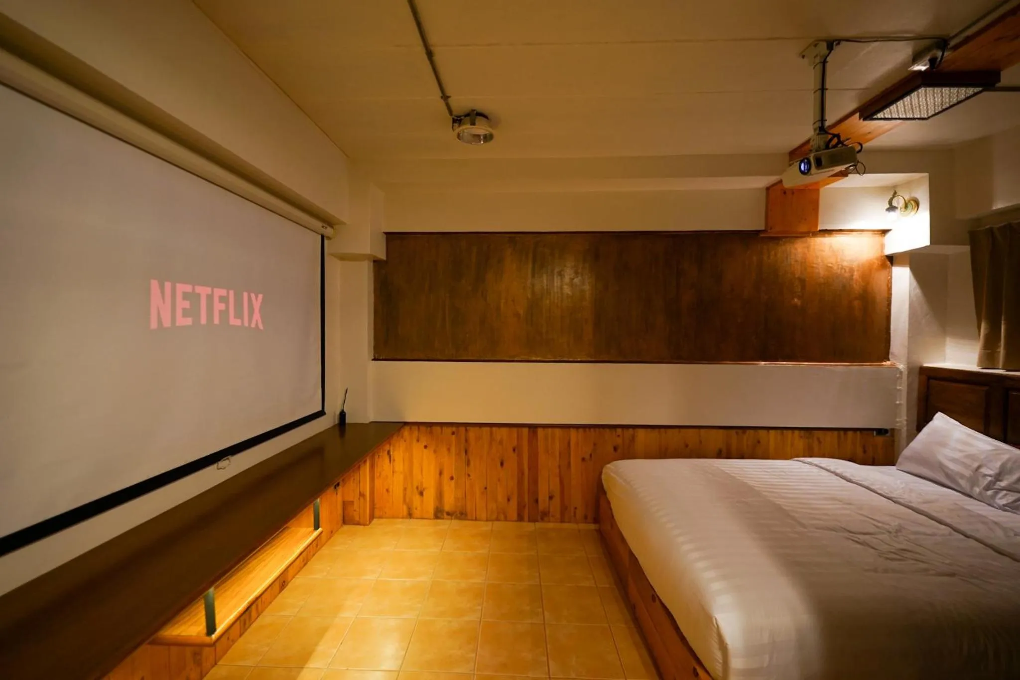 Property building, Bed in Vintage54 Hotel Ayutthaya