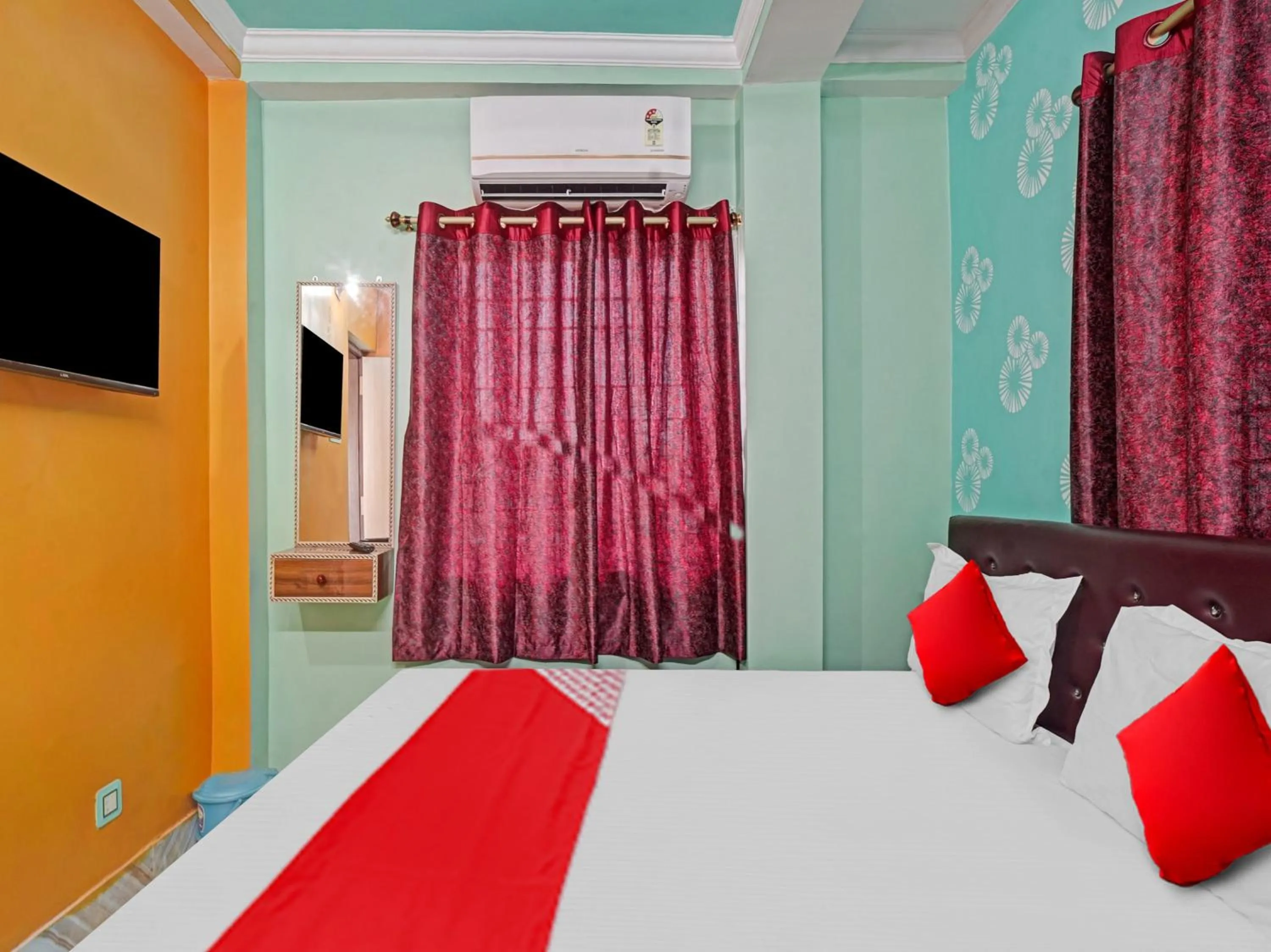 Bedroom in Hotel o Novelty Garden