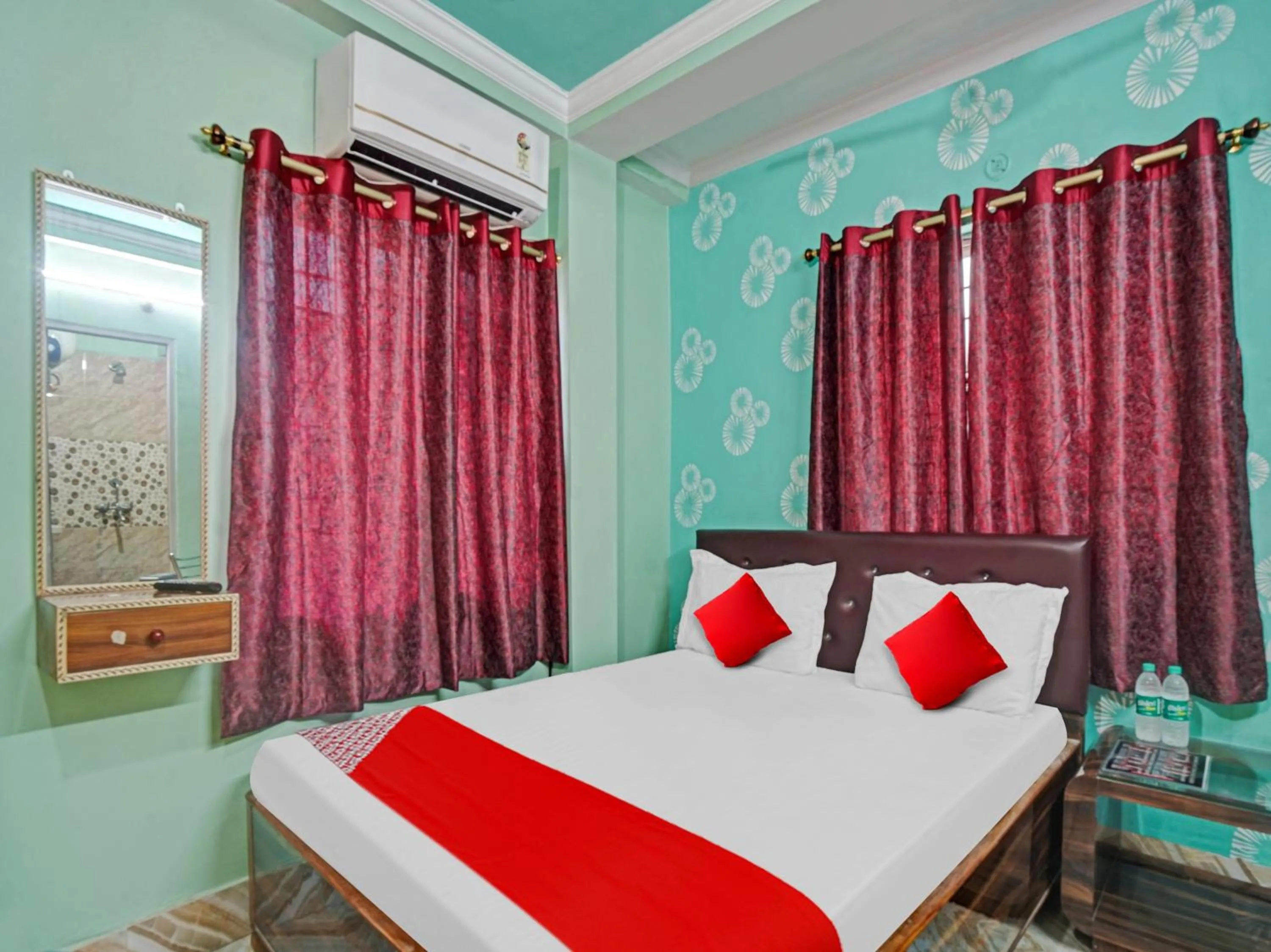 Bedroom in Hotel o Novelty Garden