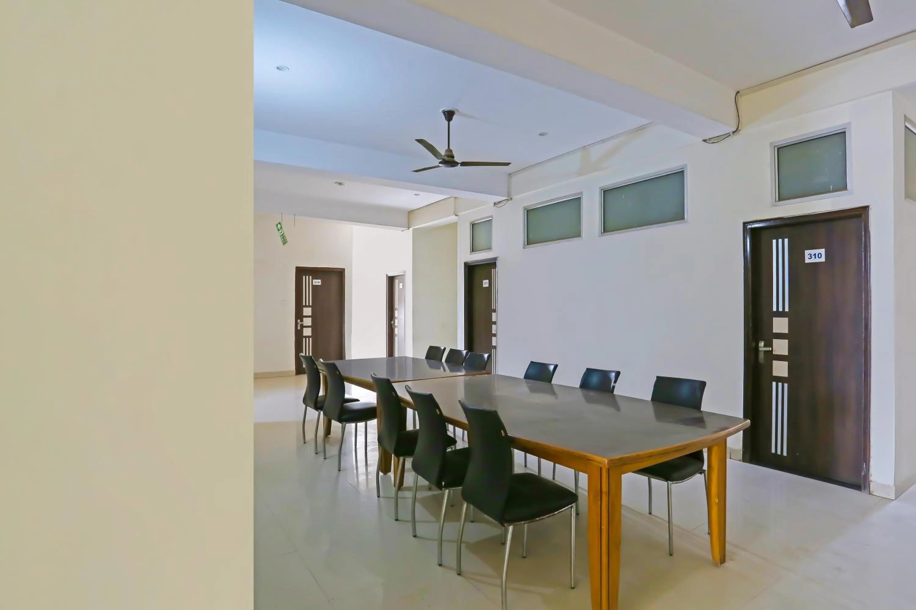 Dining area in Hotel O The Star Guest House