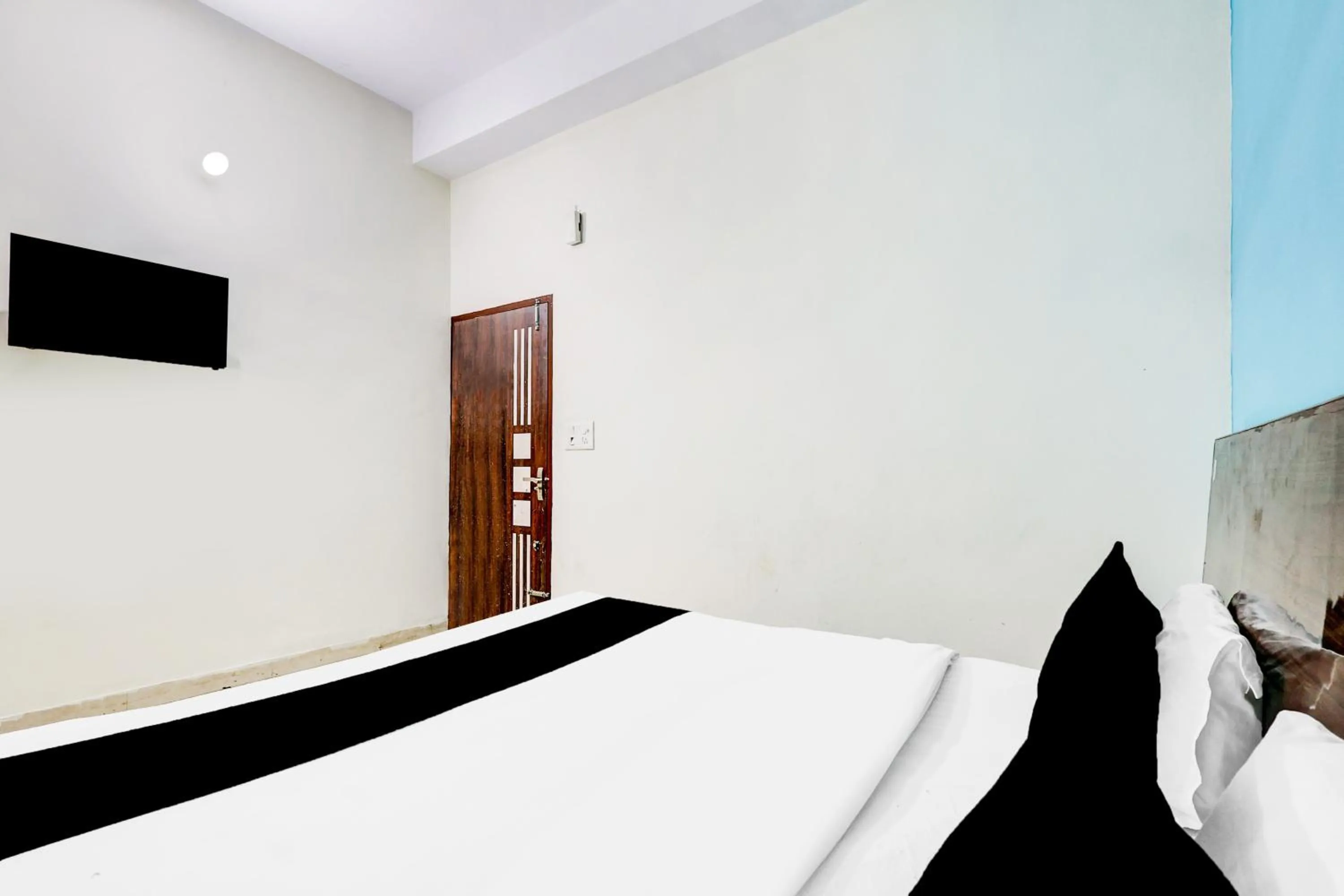 Bedroom, Bed in Hotel O The Star Guest House