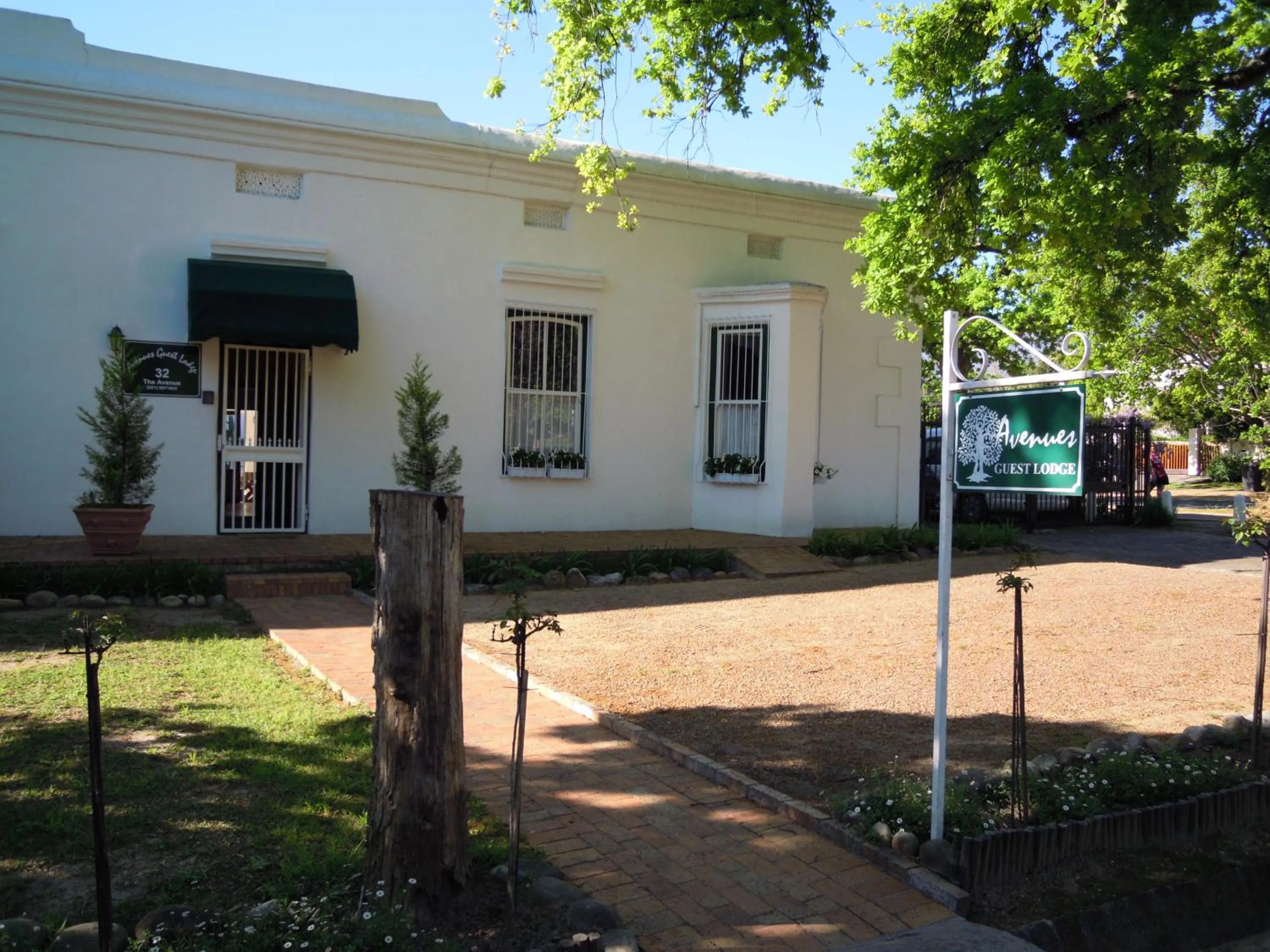 Facade/entrance in Avenues Guest House