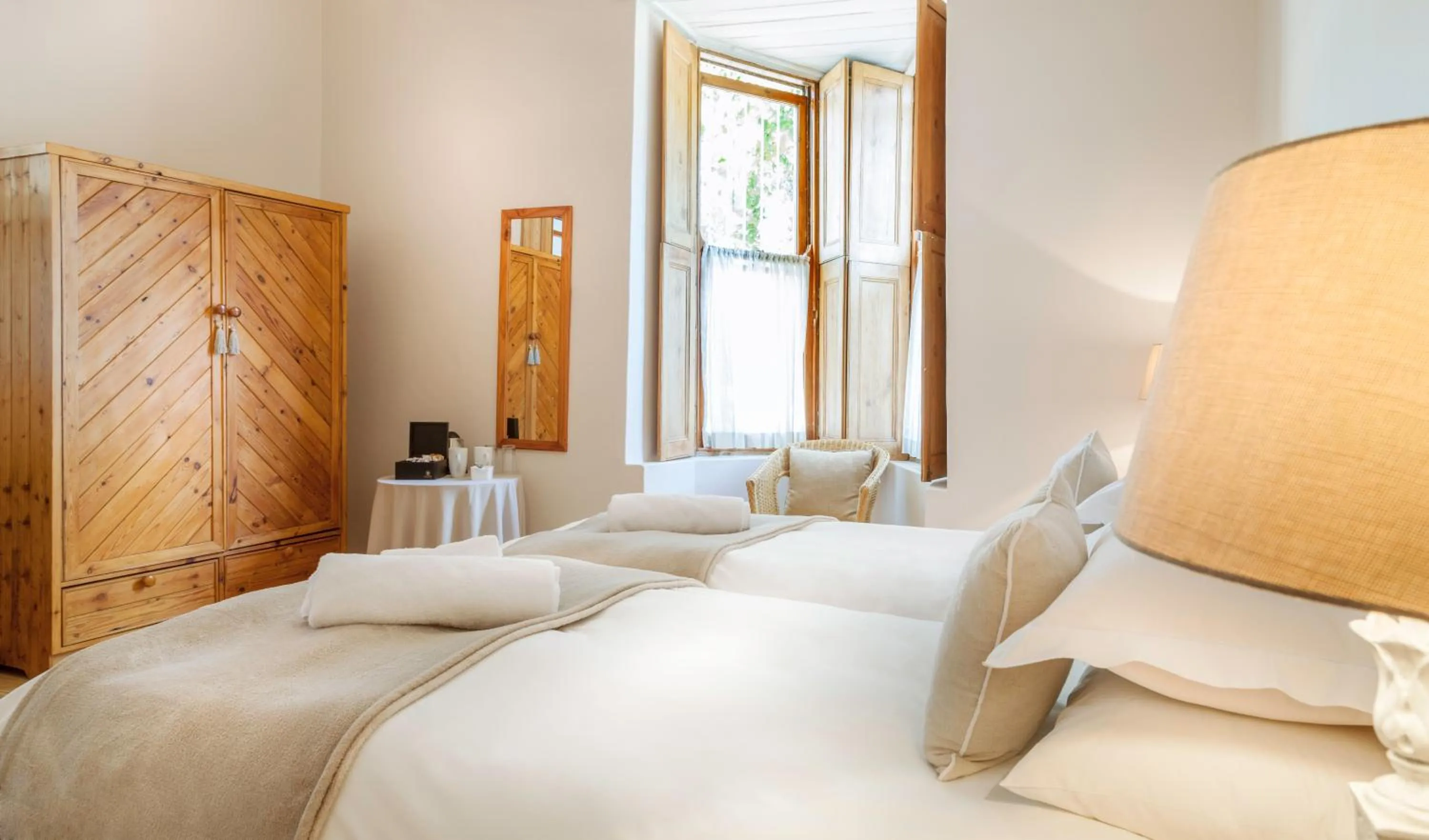 Bedroom, Bed in Avenues Guest House