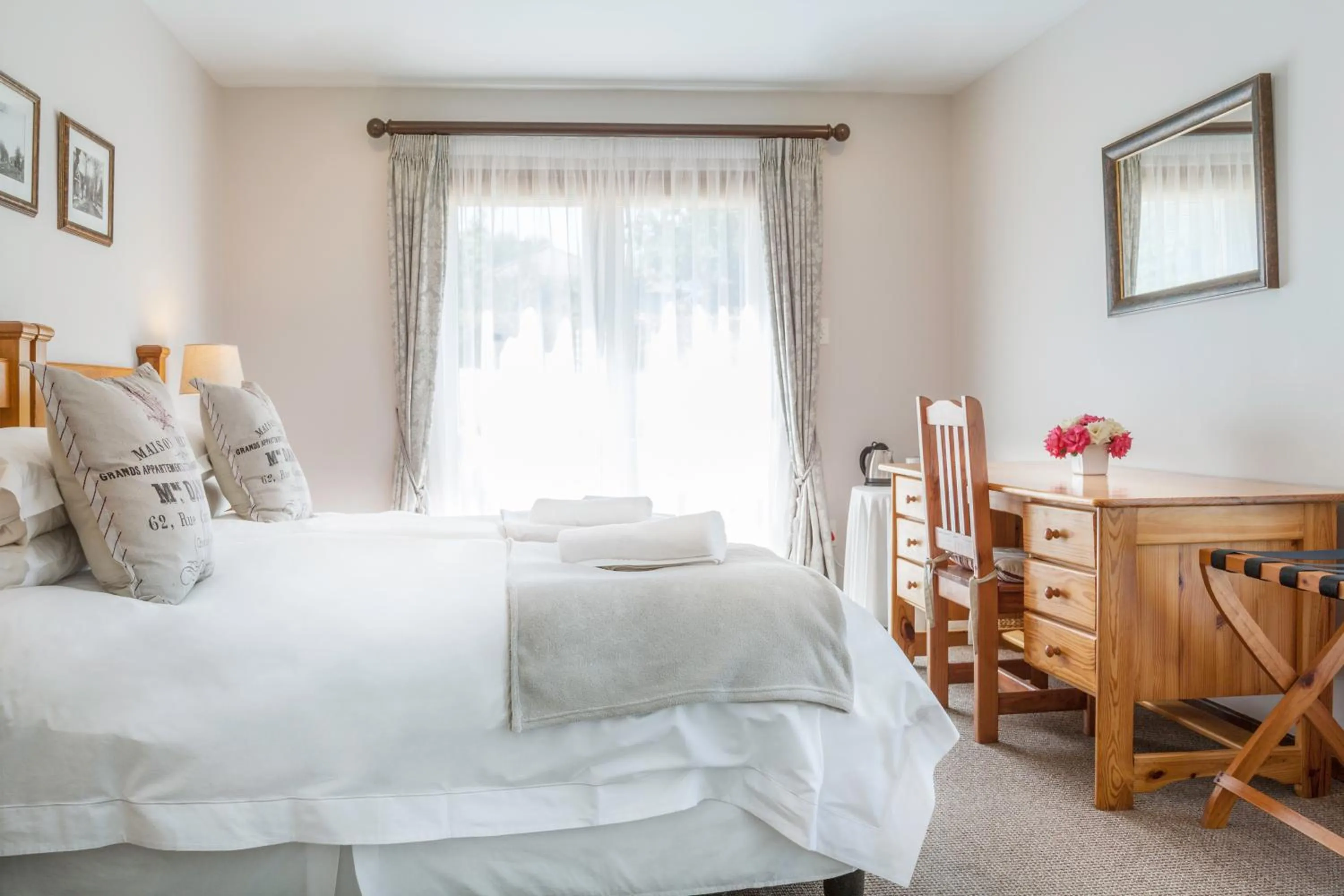 Bedroom, Bed in Avenues Guest House