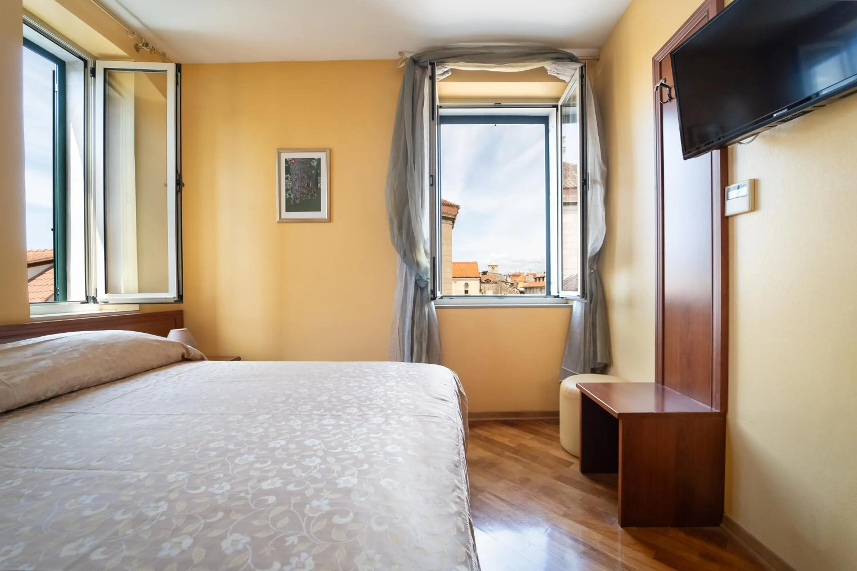 Bedroom, Bed in Hotel Peristil