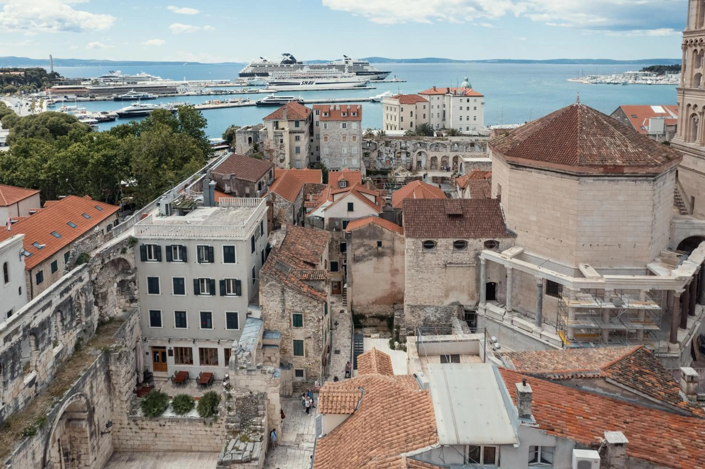 Property building in Hotel Peristil