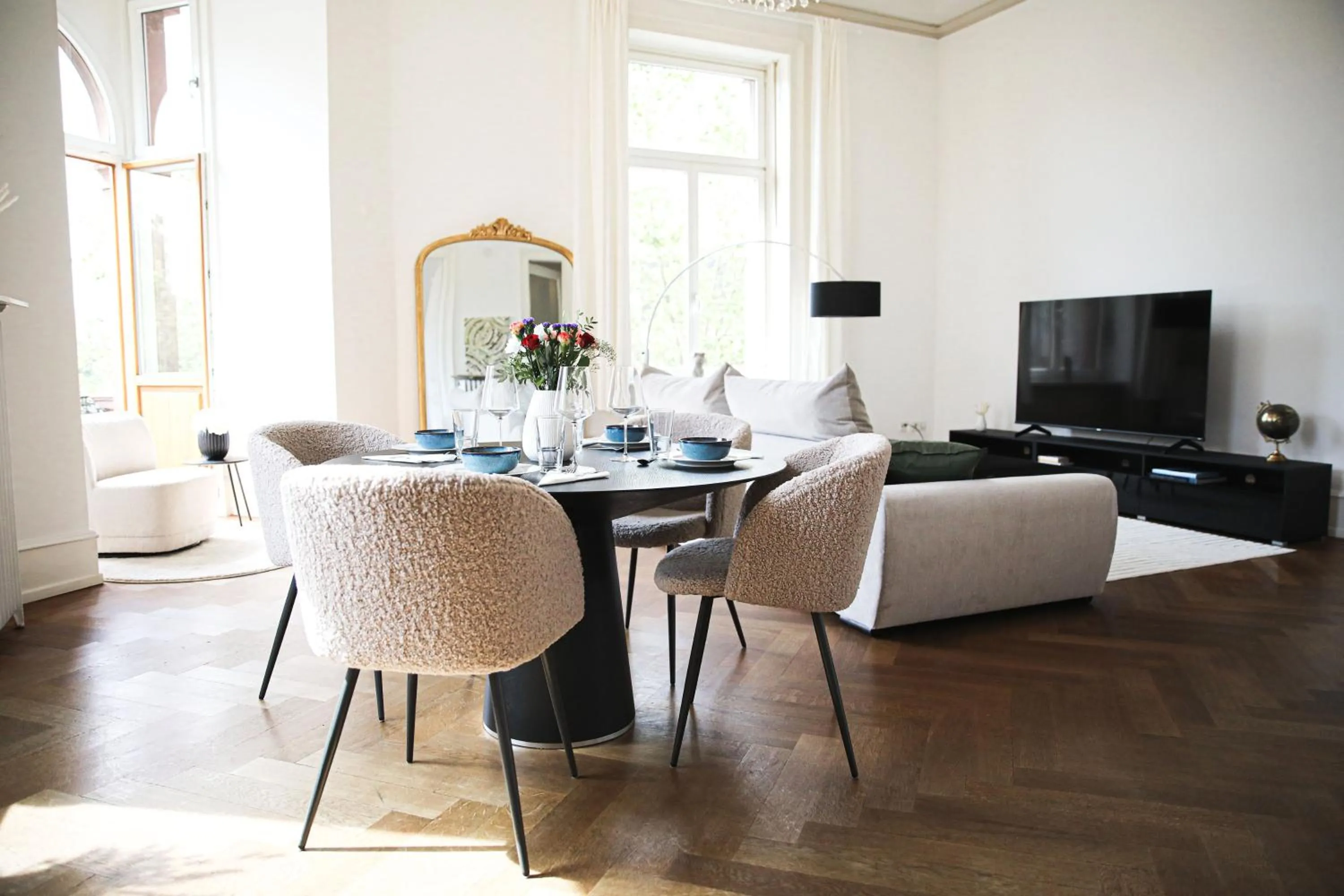 Palais Passy~Design Suite mit Ausblick im Zentrum