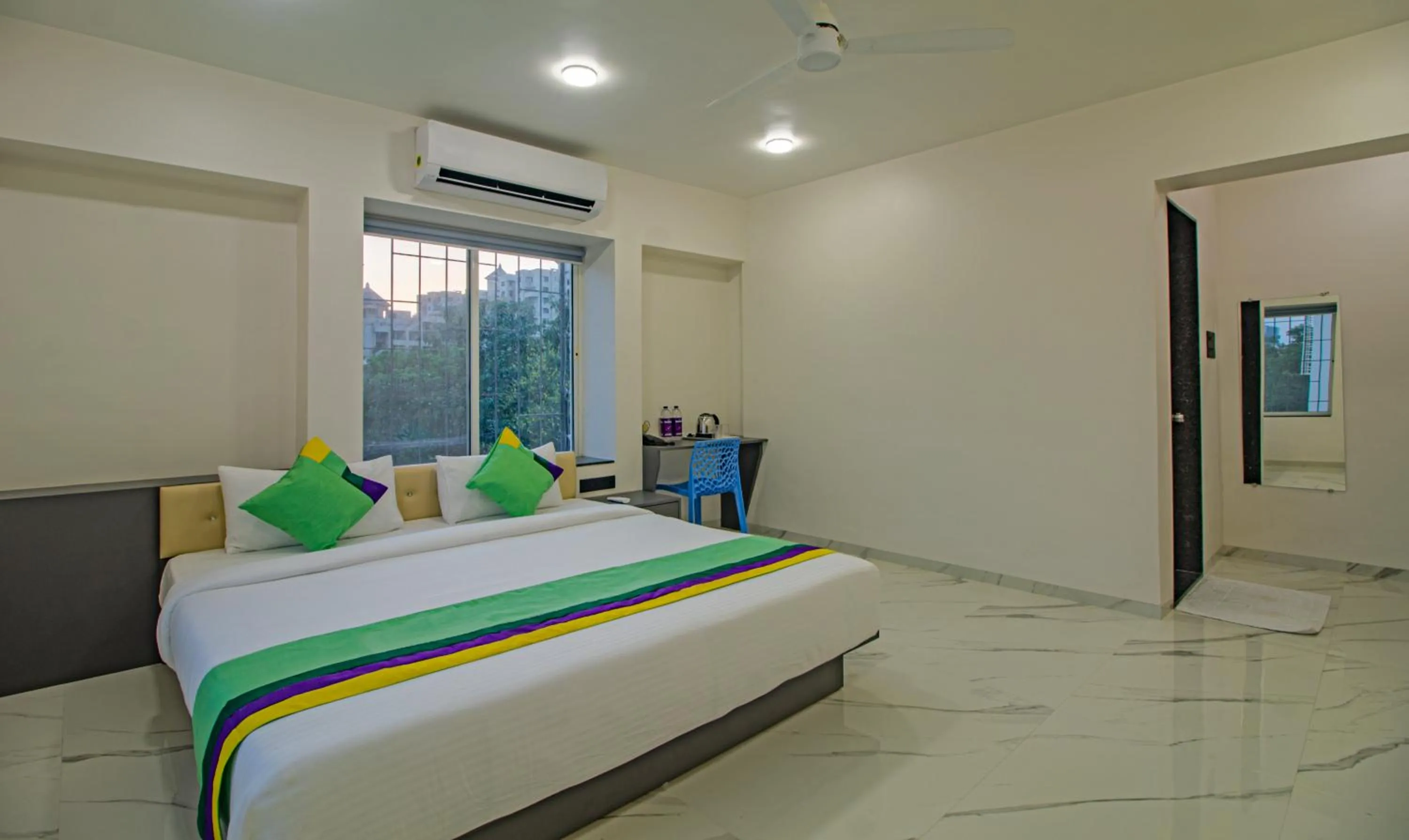 Bedroom, Bed in Treebo Atithi Comforts Inn