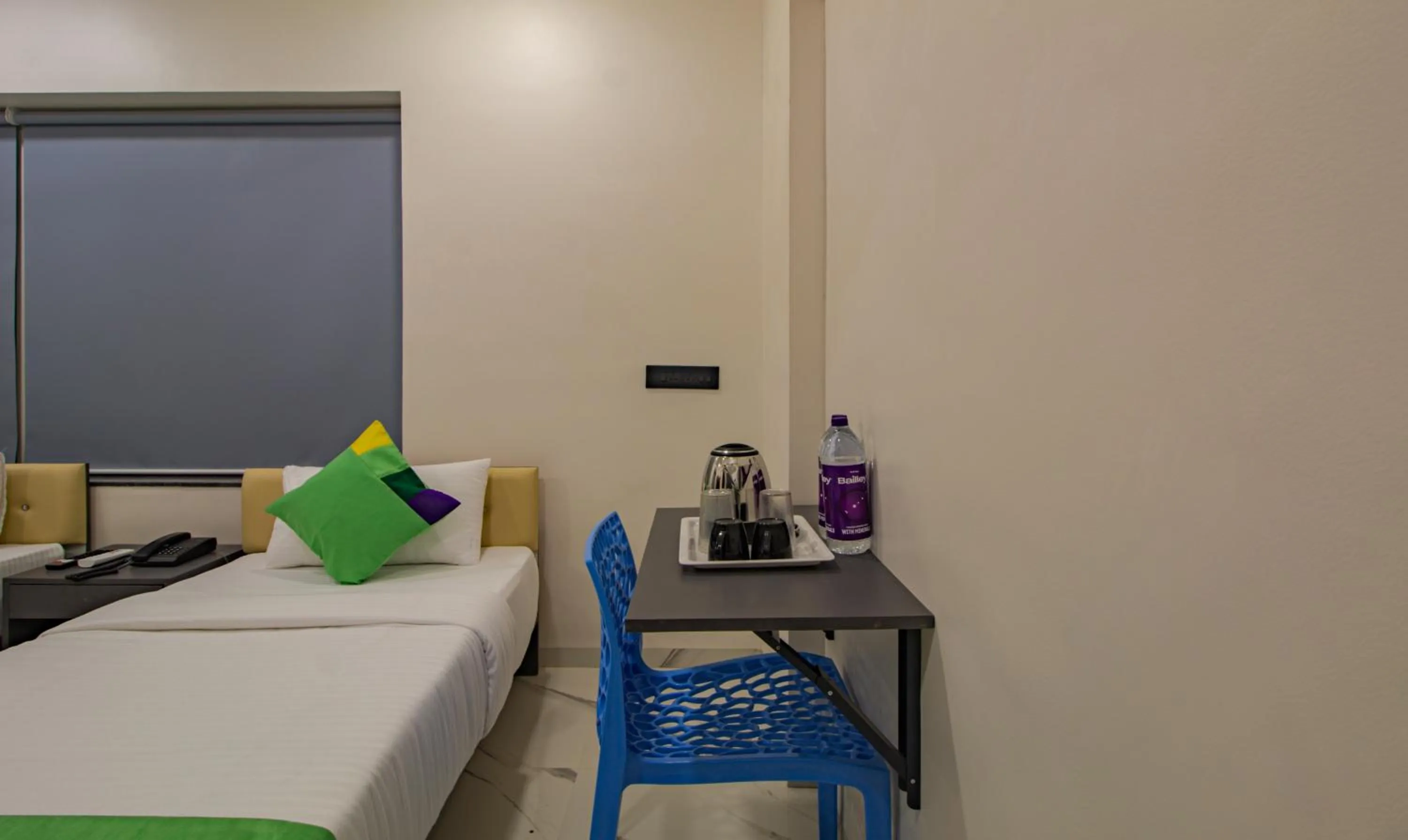 Coffee/tea facilities, Bed in Treebo Atithi Comforts Inn