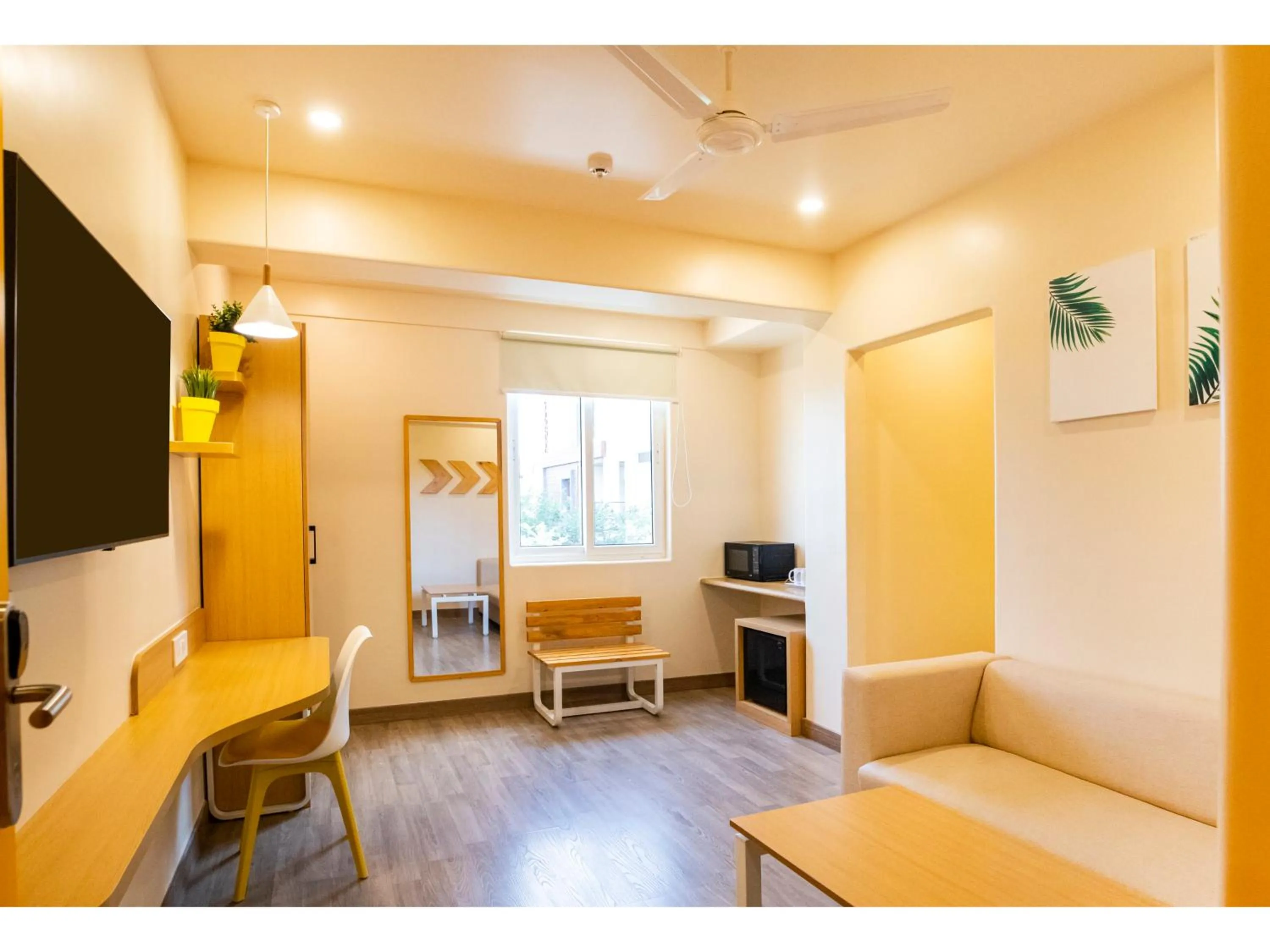 Bedroom in Bloom Hotel - HSR Club