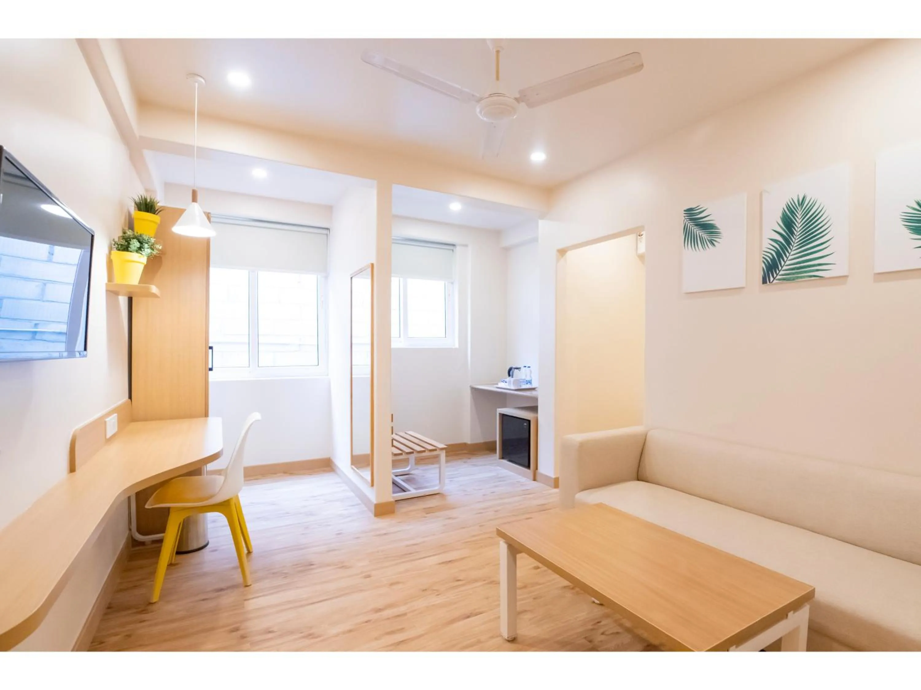 Bedroom in Bloom Hotel - HSR Club