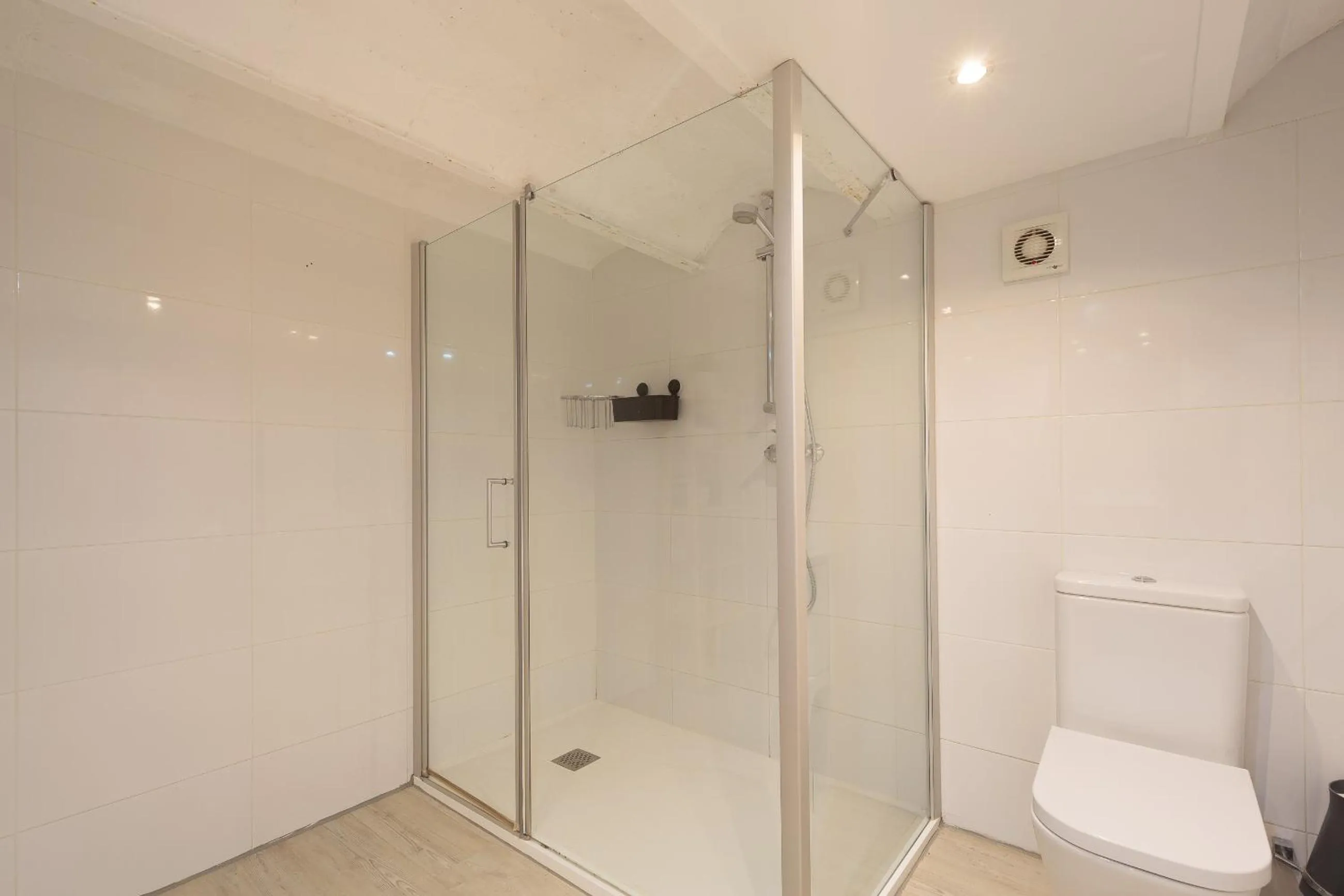 Bathroom in LetsGo Paseo de Gracia