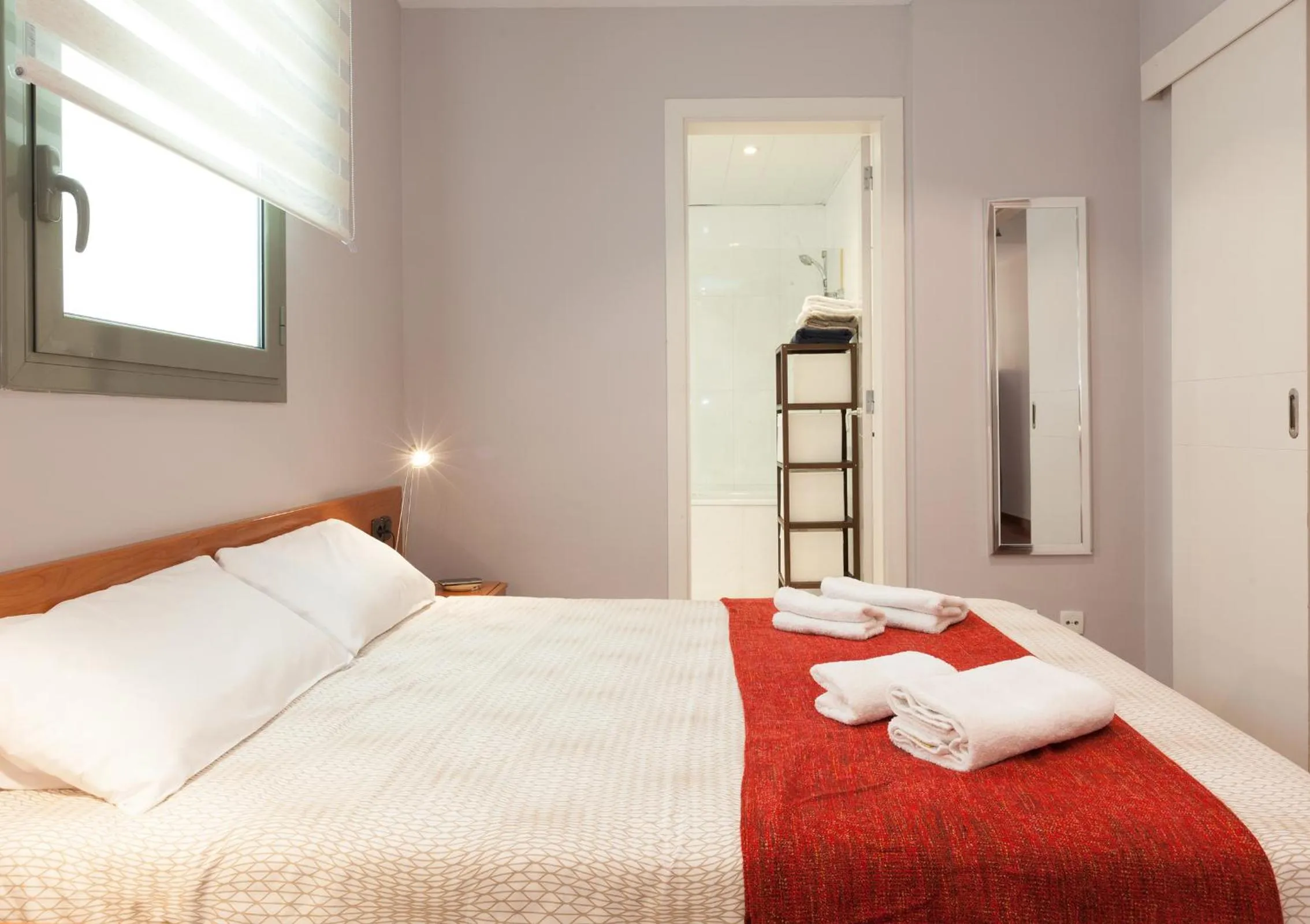 Bed in LetsGo Paseo de Gracia