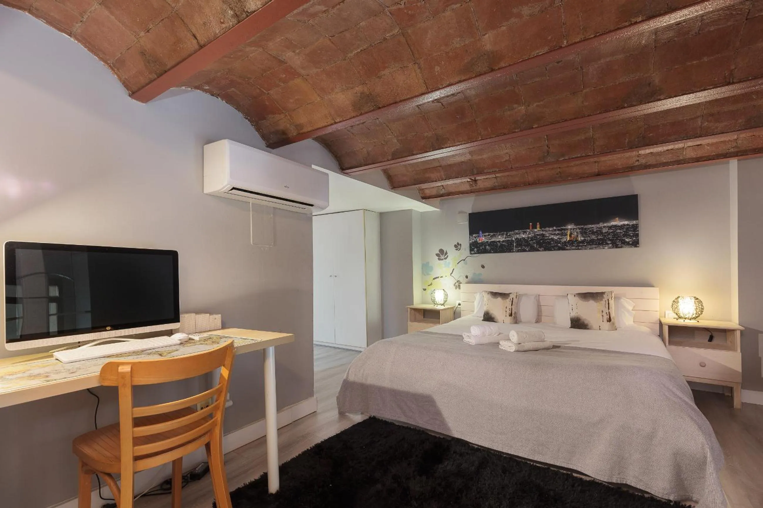 Bedroom, Bed in LetsGo Paseo de Gracia