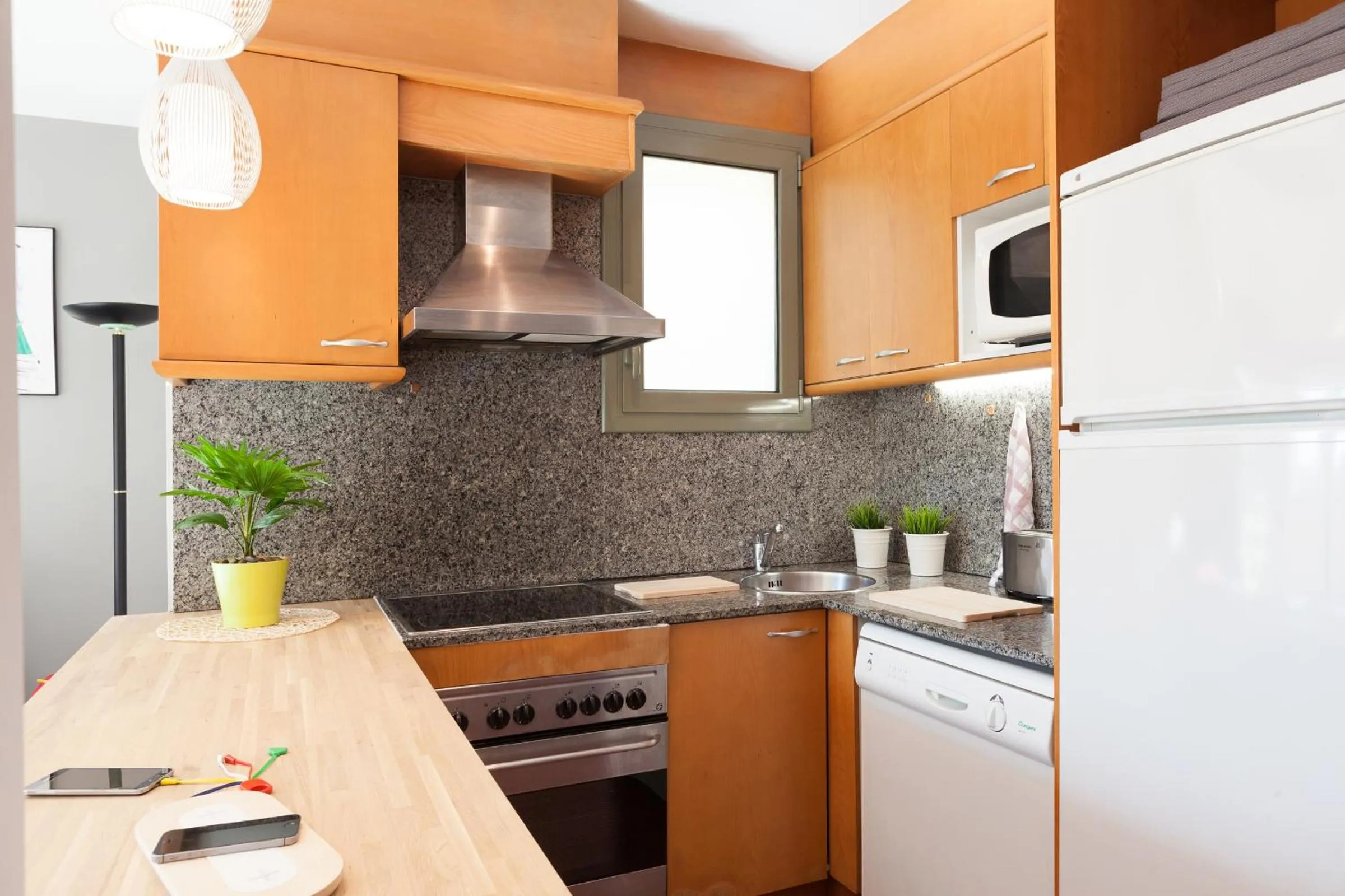 Coffee/tea facilities in LetsGo Paseo de Gracia