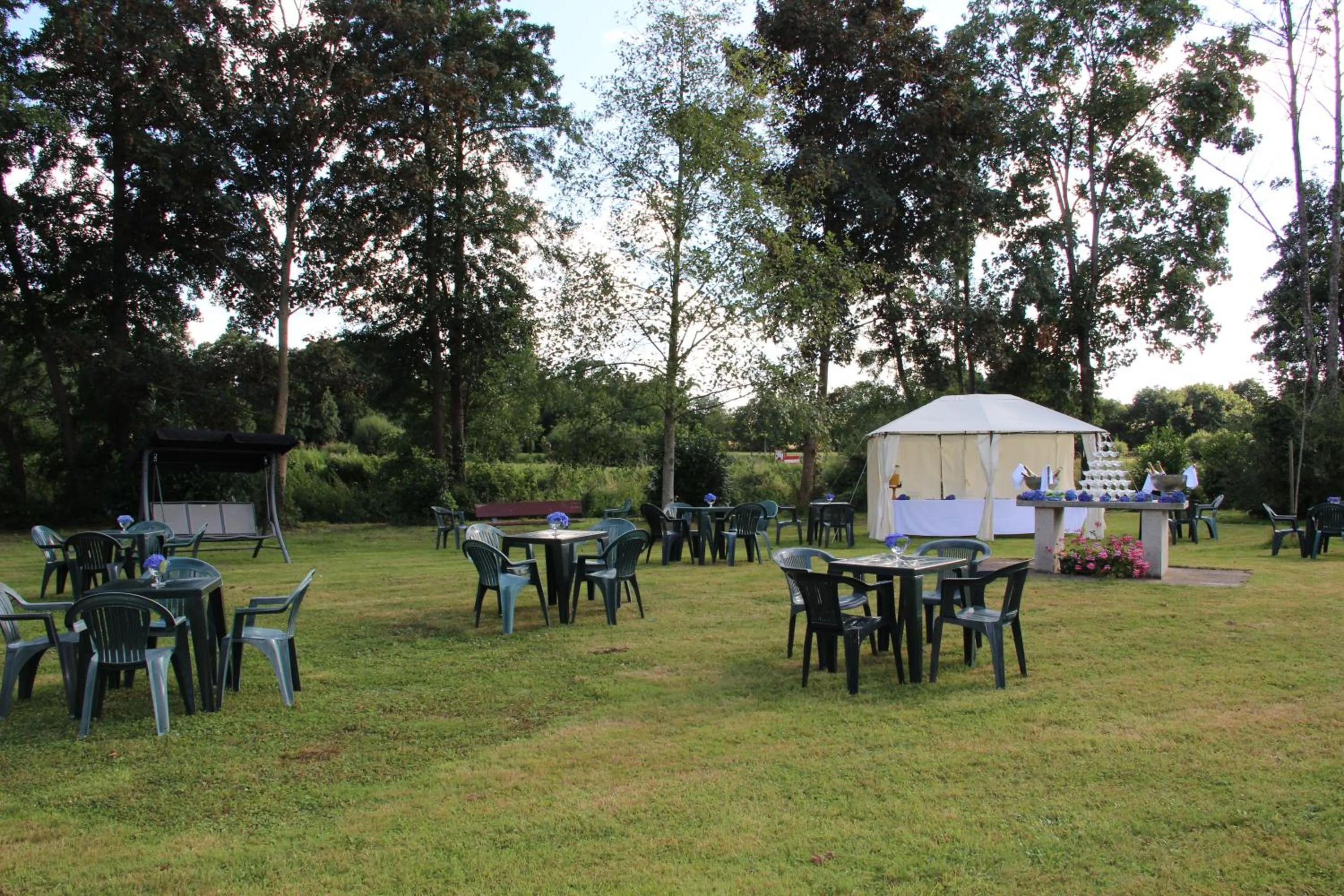 Patio in Au Relais de l'Oust