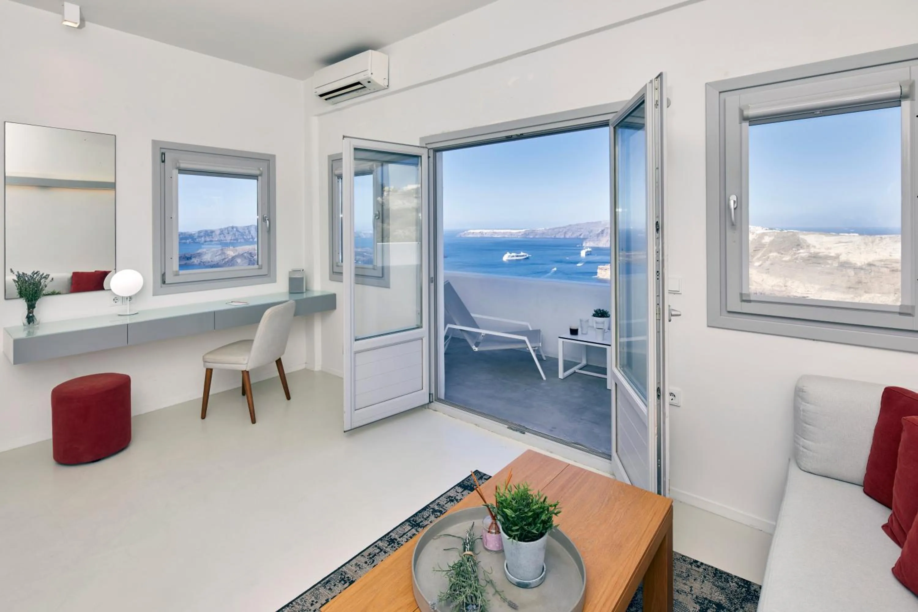 Balcony/Terrace in Alti Santorini Suites - Caldera View