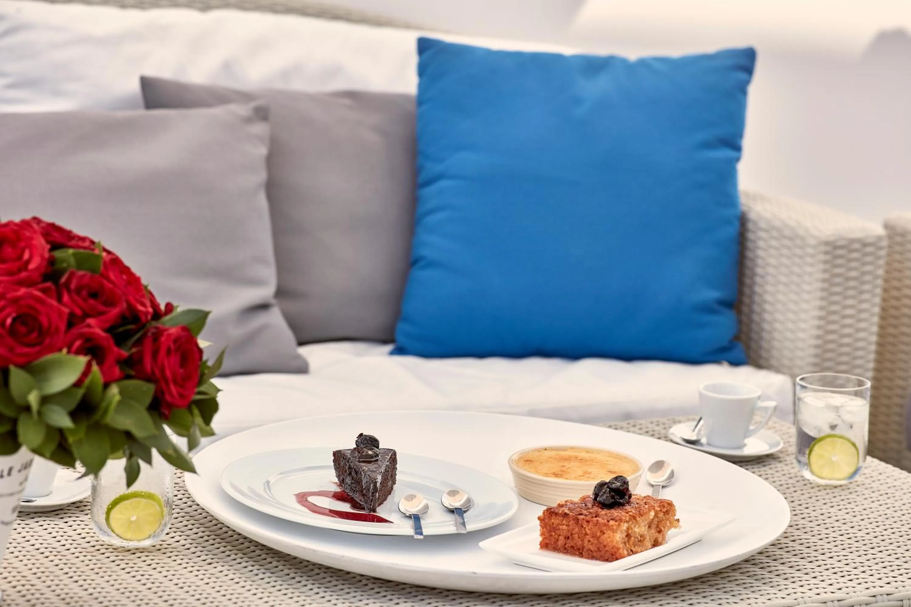 Lobby or reception in Alti Santorini Suites - Caldera View