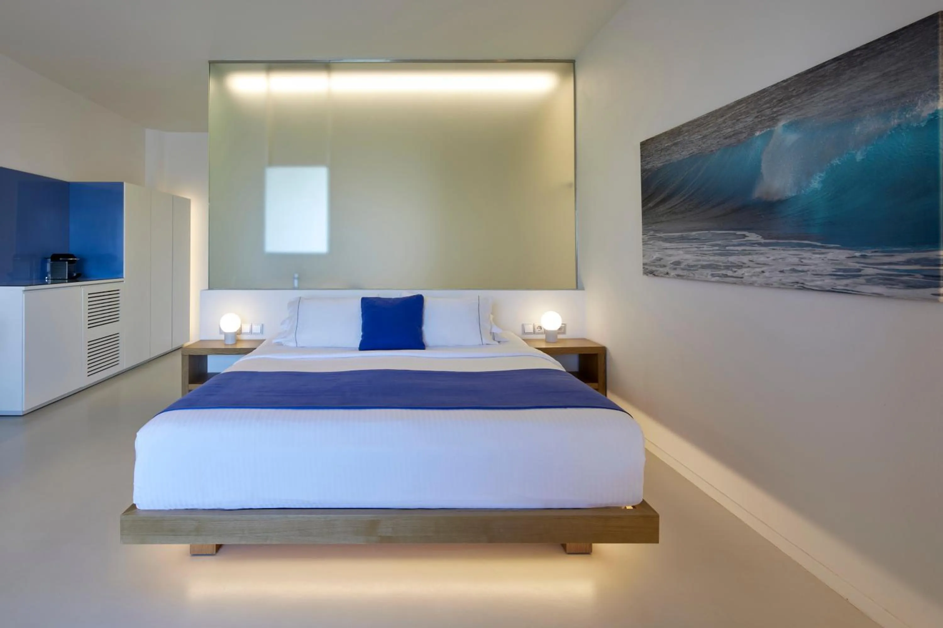 Bed in Alti Santorini Suites - Caldera View