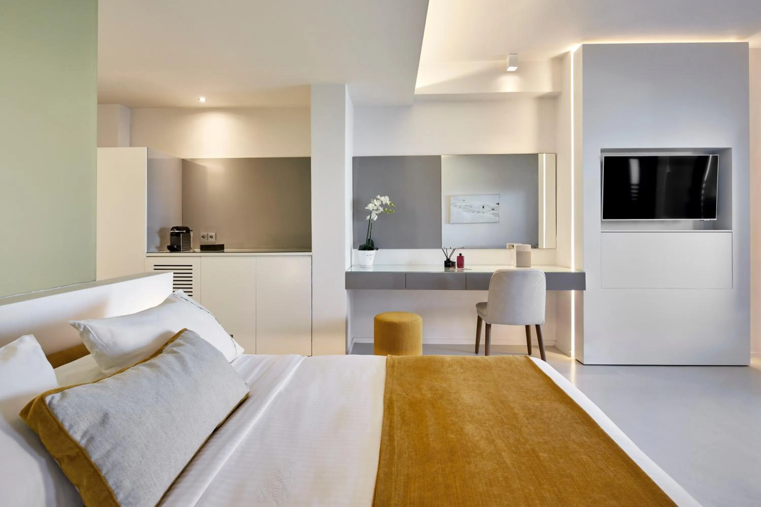 Bed in Alti Santorini Suites - Caldera View