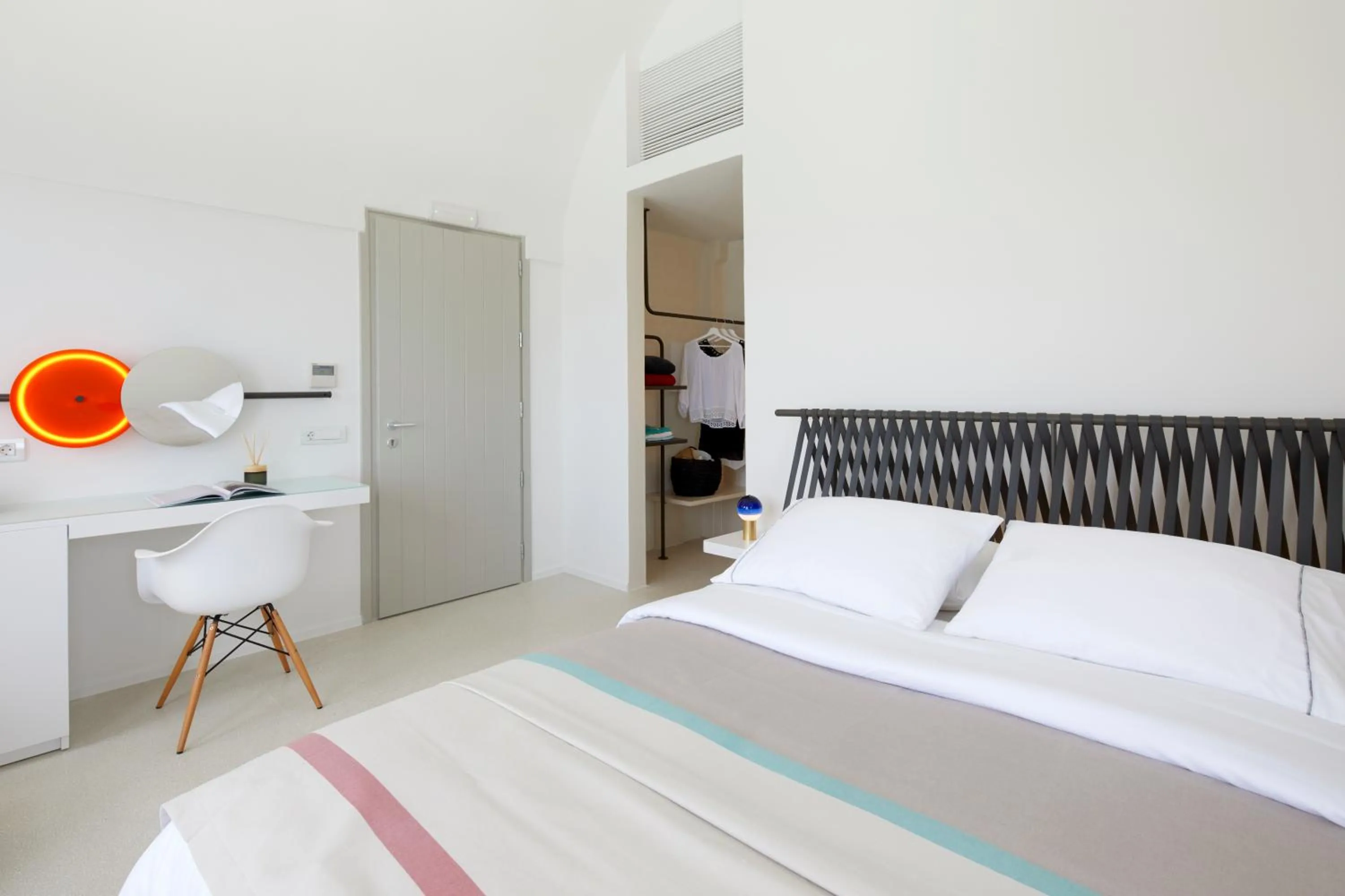 Bed in Alti Santorini Suites - Caldera View