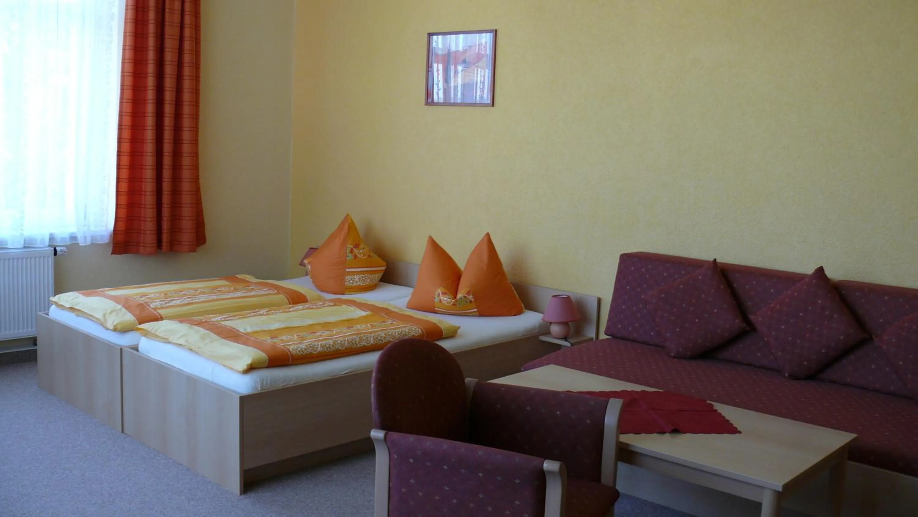 Photo of the whole room, Bed in Pension Kreisel