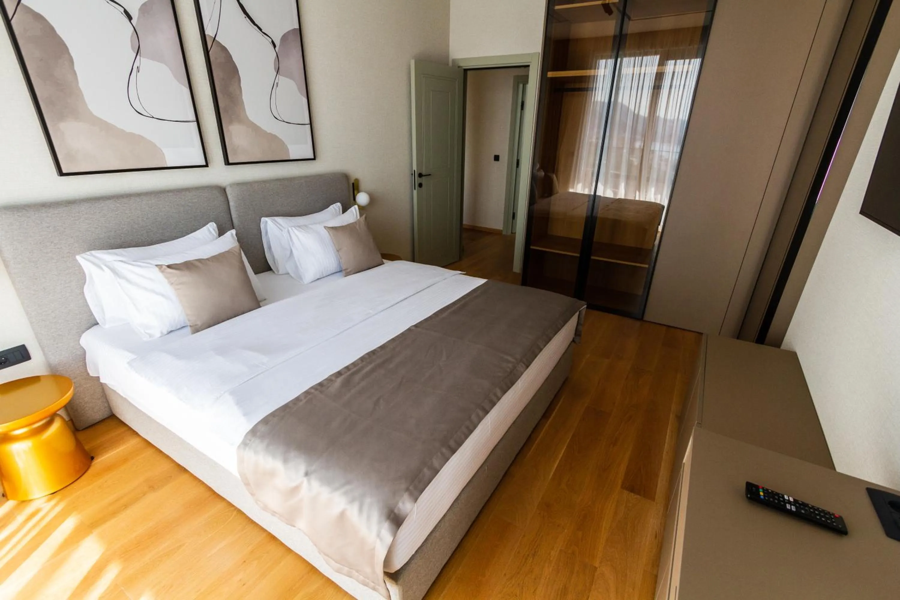 Bed in Regent Resort Budva