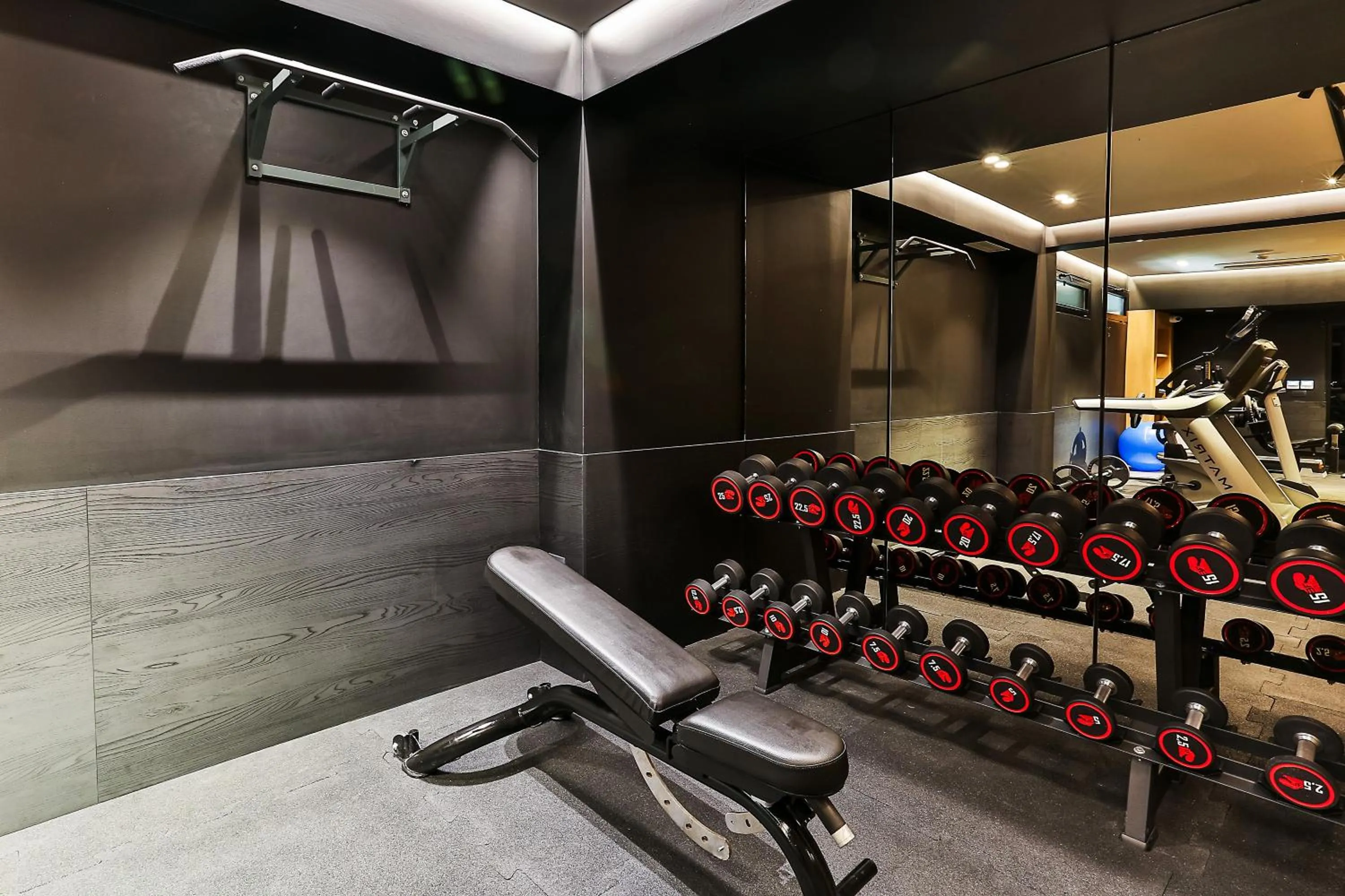 Fitness centre/facilities in Hotel kingStone Budva