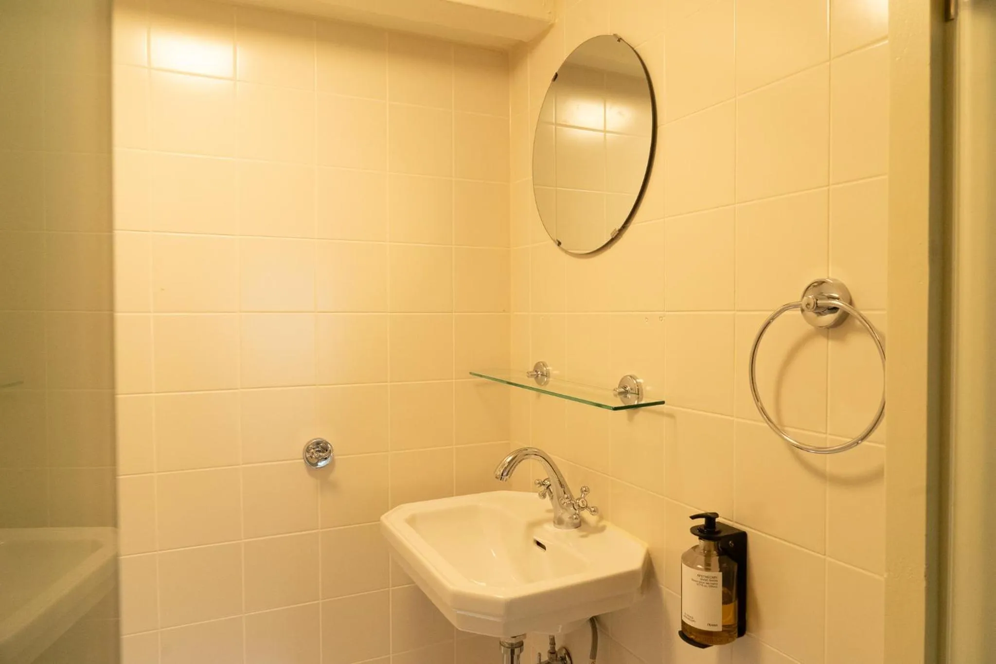 Bathroom in Hotel Teun