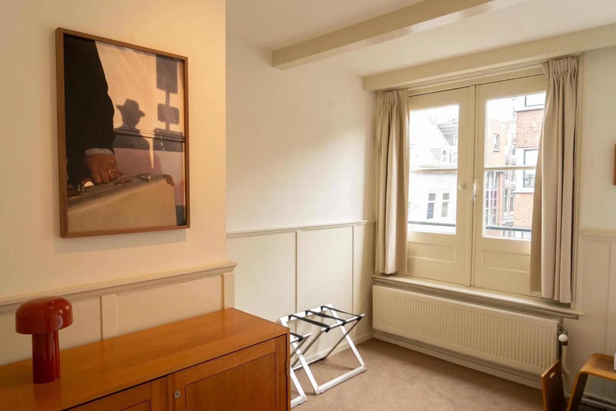 hair dresser, TV/Entertainment Center in Hotel Teun