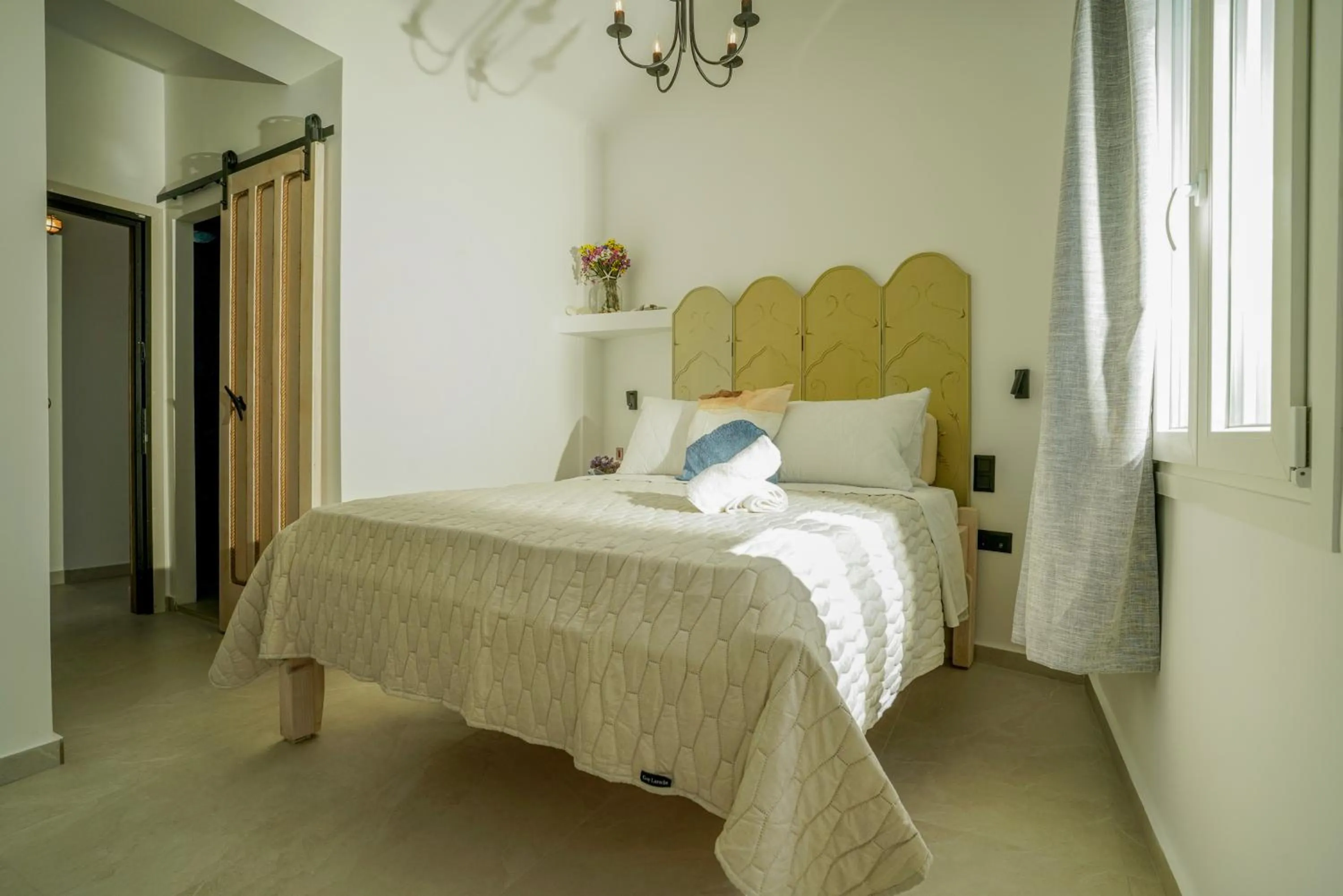 Bed in Seabed Suites Mykonos
