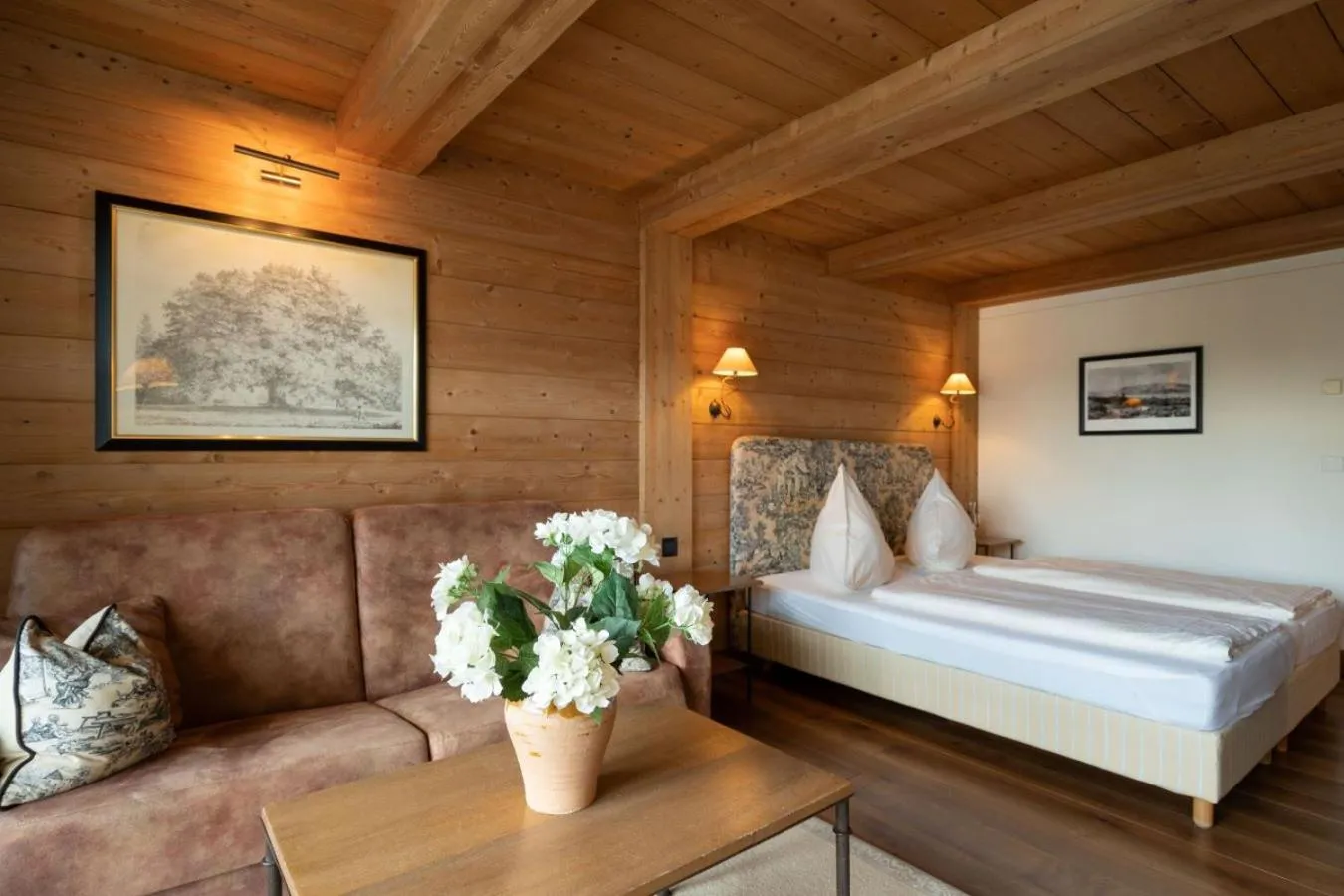 Photo of the whole room, Bed in Hotel Gasthof Alte Post Holzkirchen