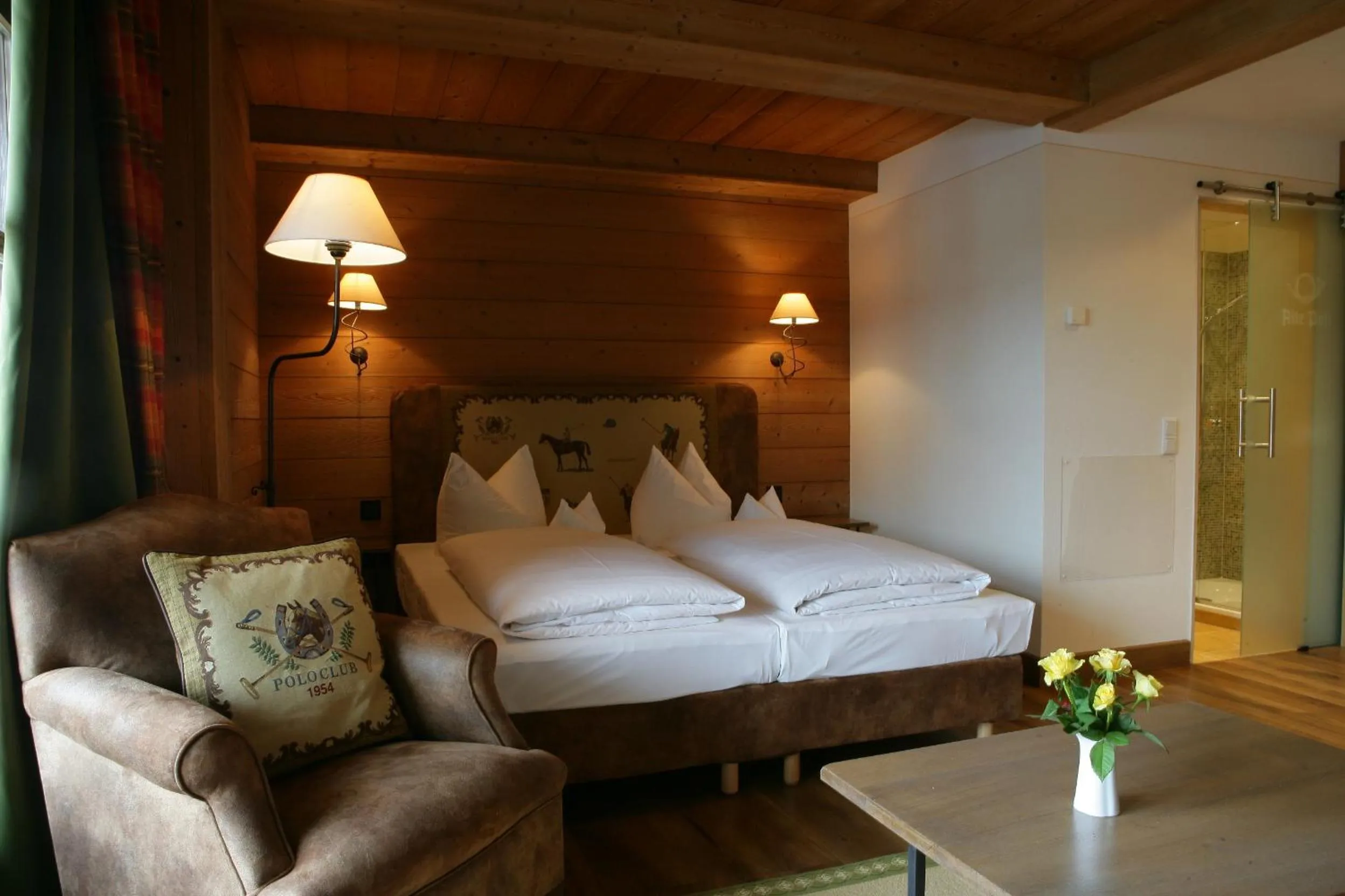 Photo of the whole room, Bed in Hotel Gasthof Alte Post Holzkirchen