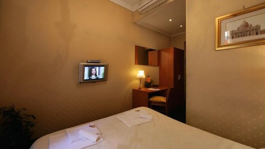 TV and multimedia, Bed in Vatican Holiday