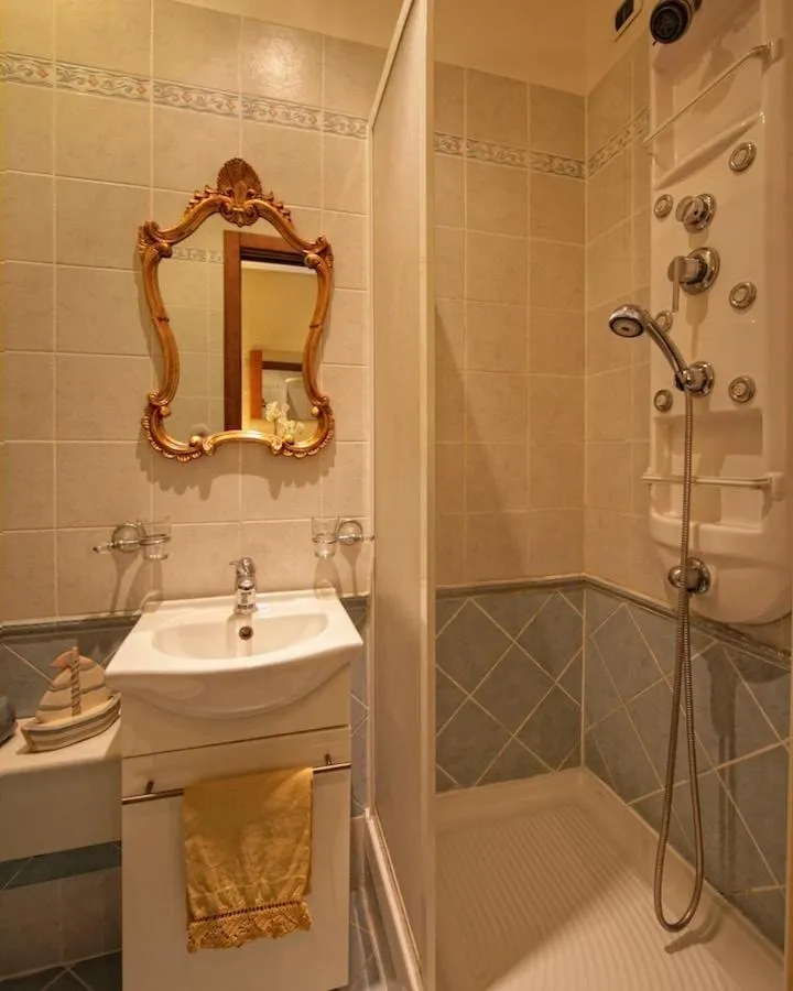 Bathroom in Vatican Holiday