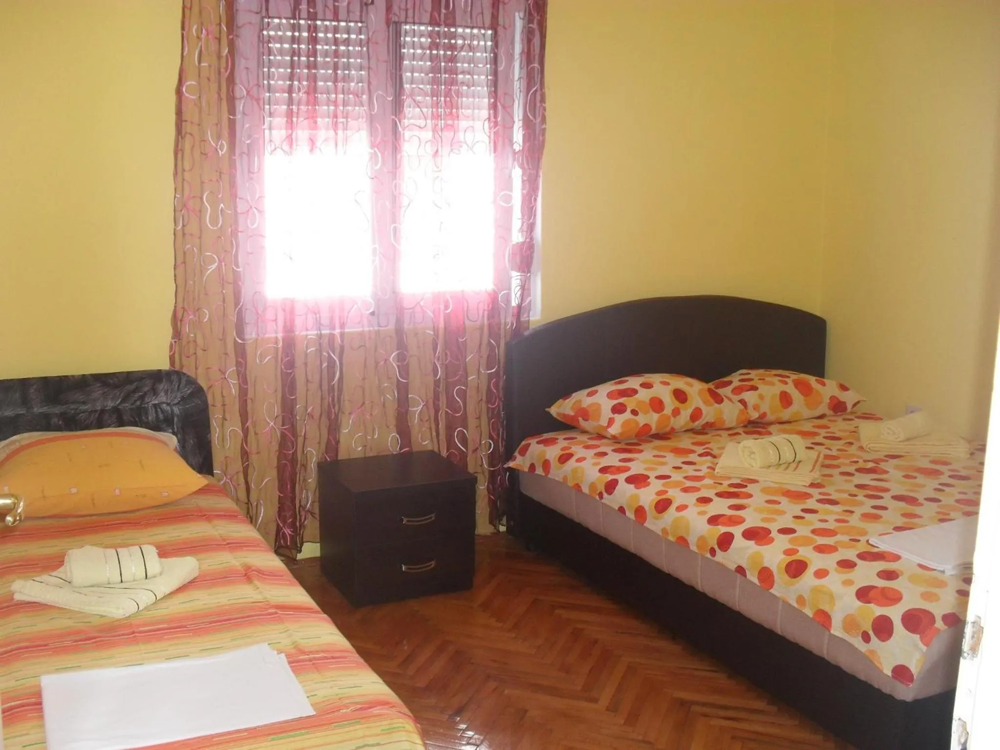 Property building, Bed in Apartment Batricevic