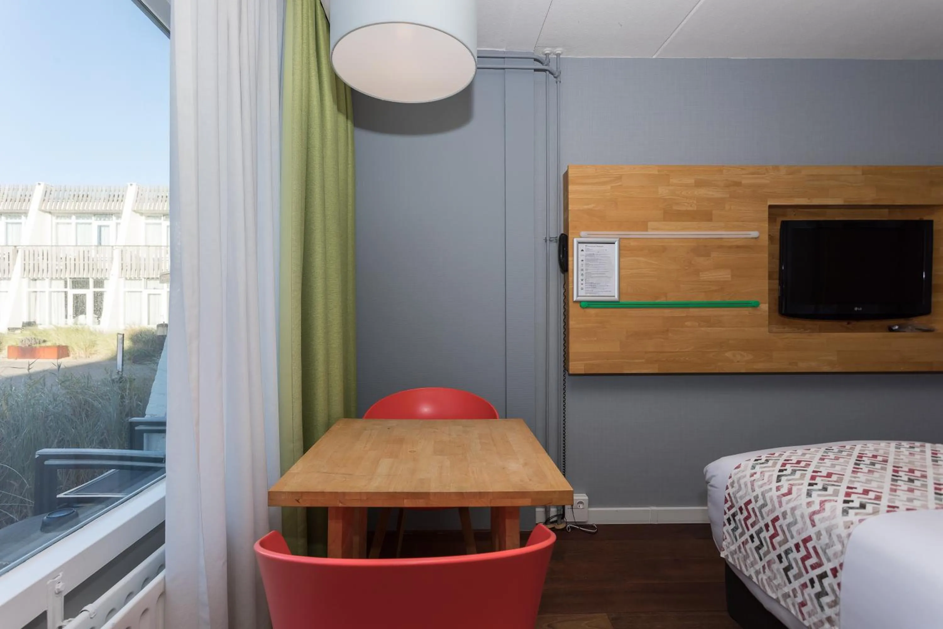 TV and multimedia, Bed in Strandhotel Westduin