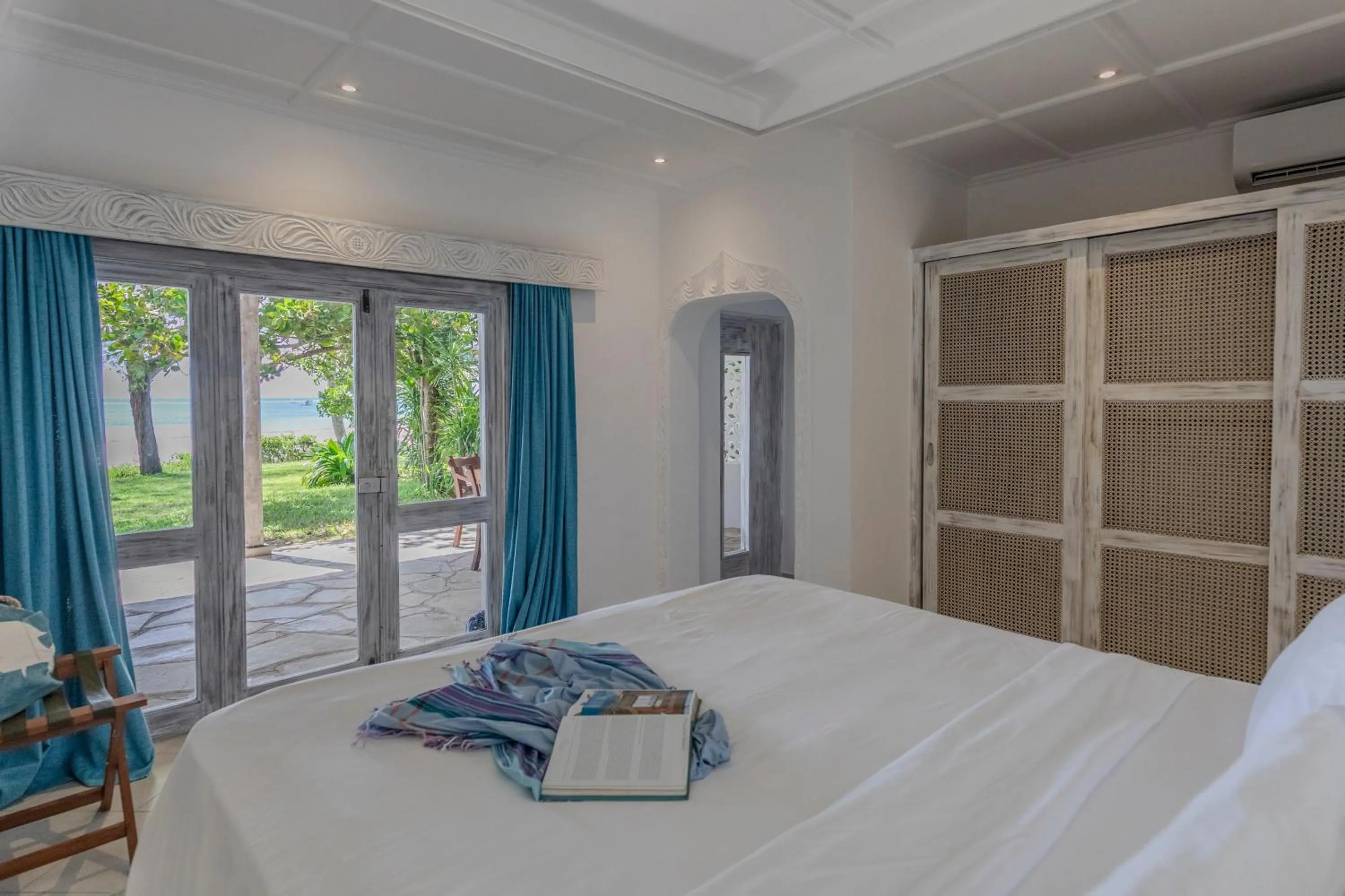 Sea view, Bed in Nomad Beach Resort