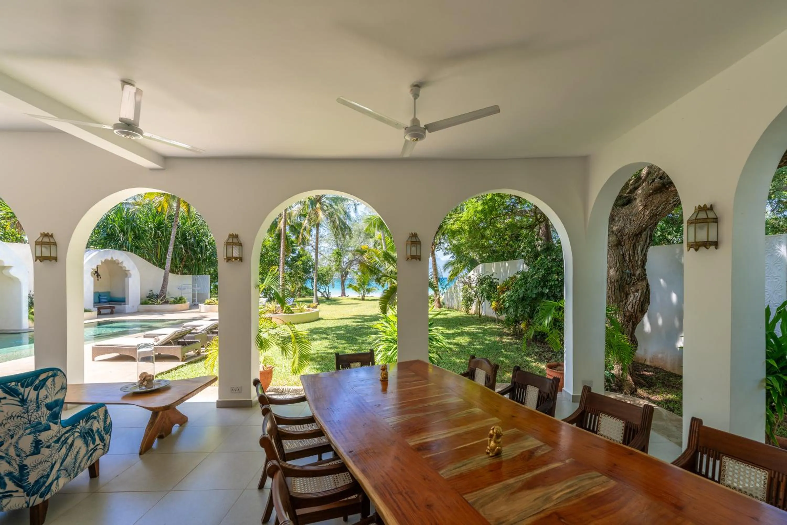 Swimming pool in Nomad Beach Resort
