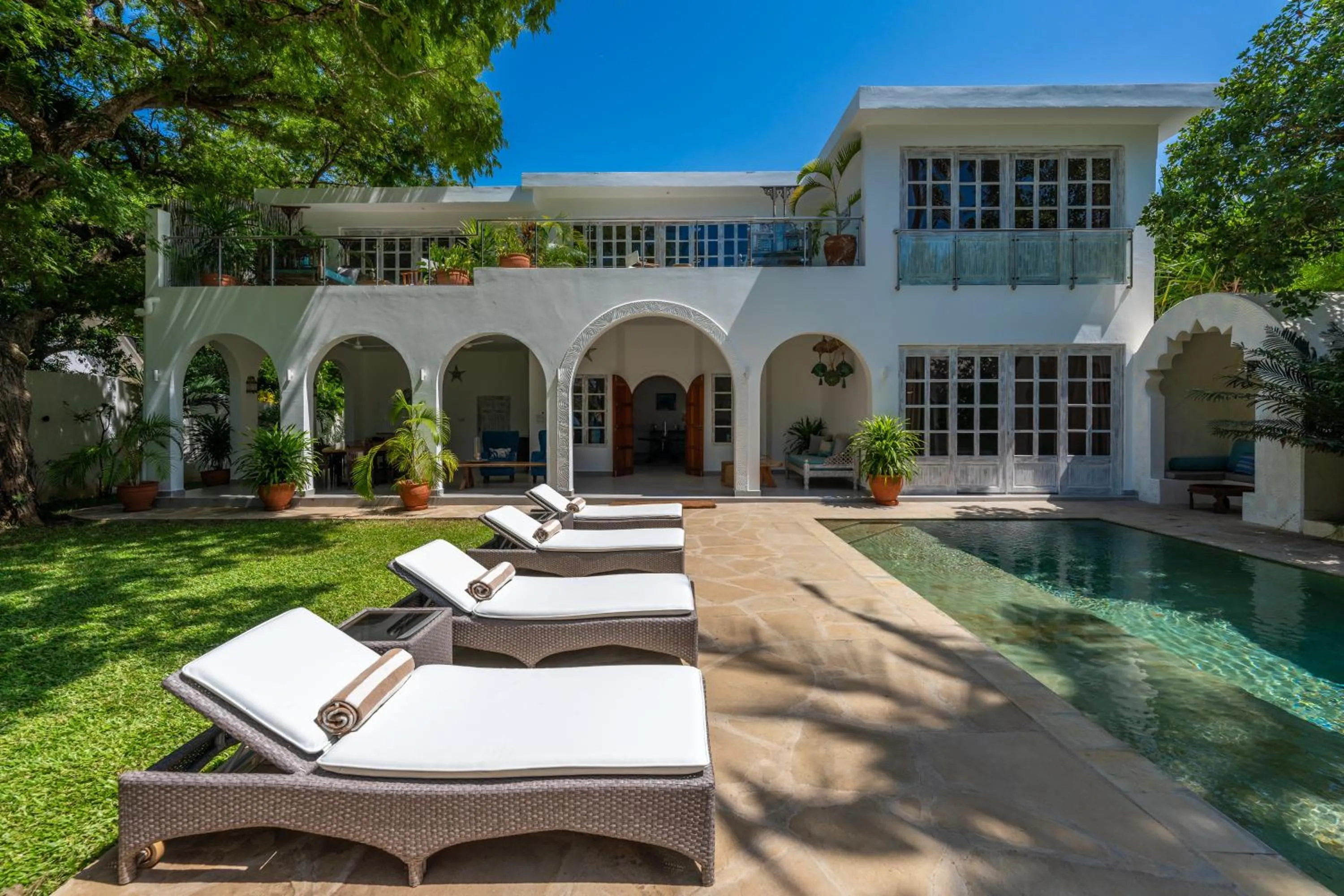 Swimming pool in Nomad Beach Resort