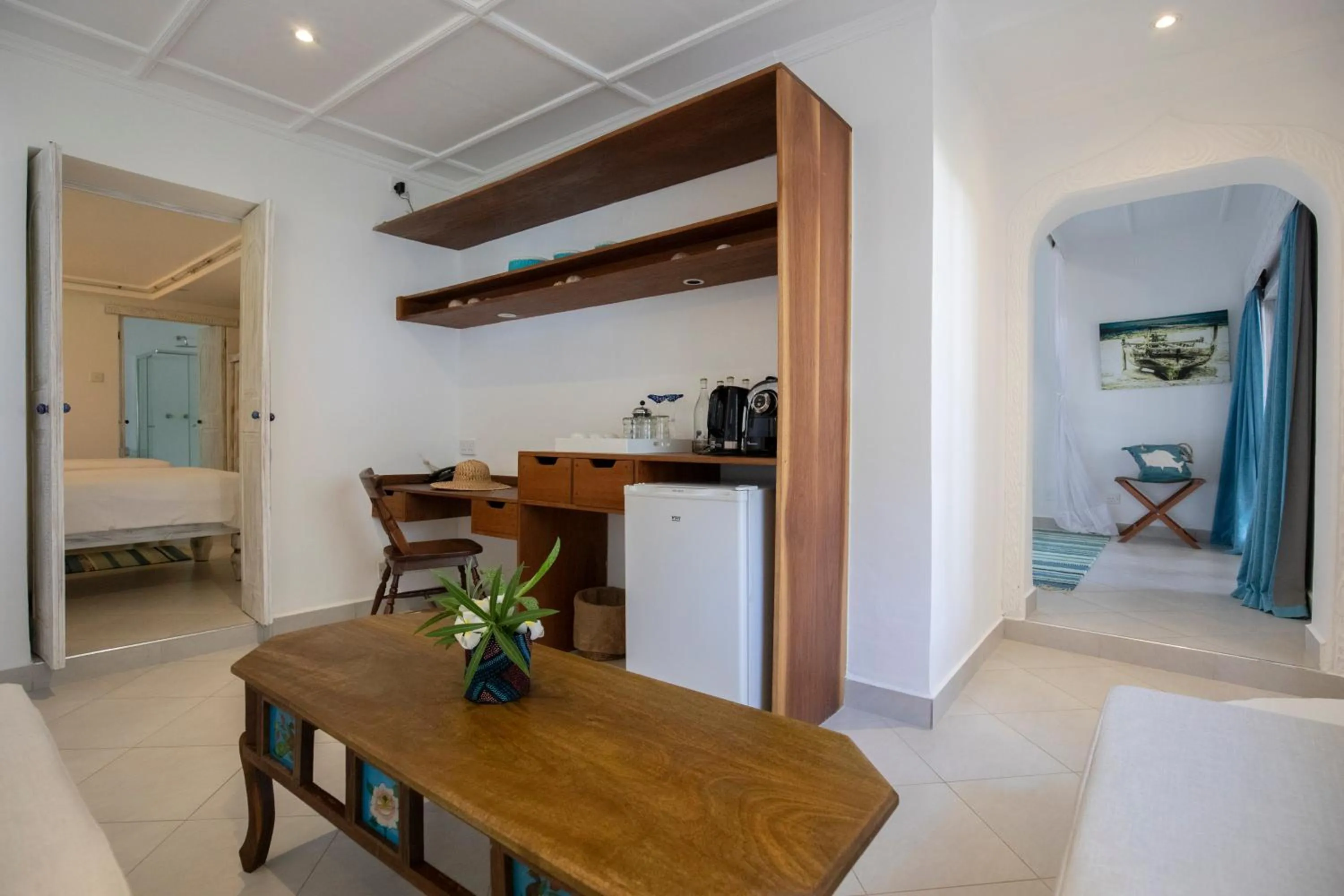 Coffee/tea facilities, Bed in Nomad Beach Resort