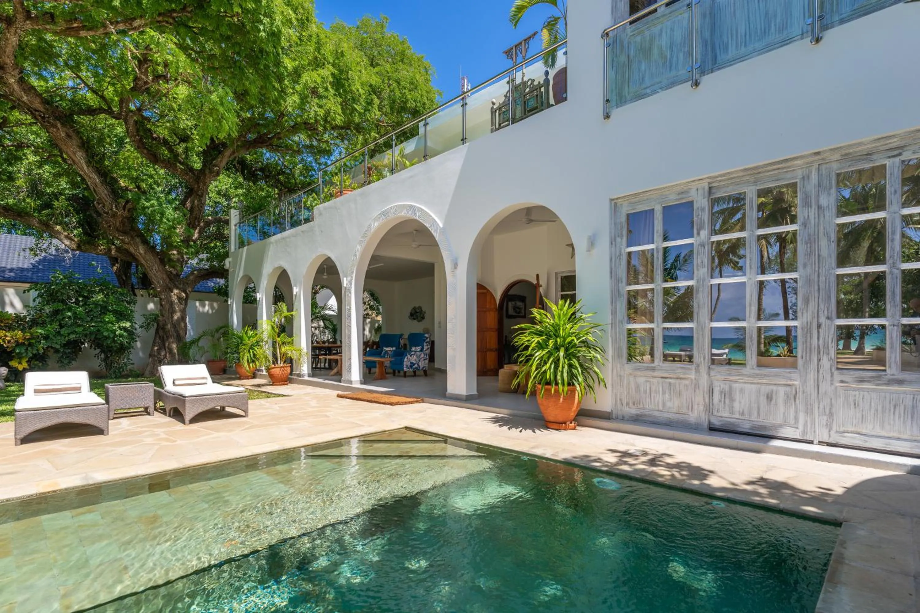 Swimming pool in Nomad Beach Resort