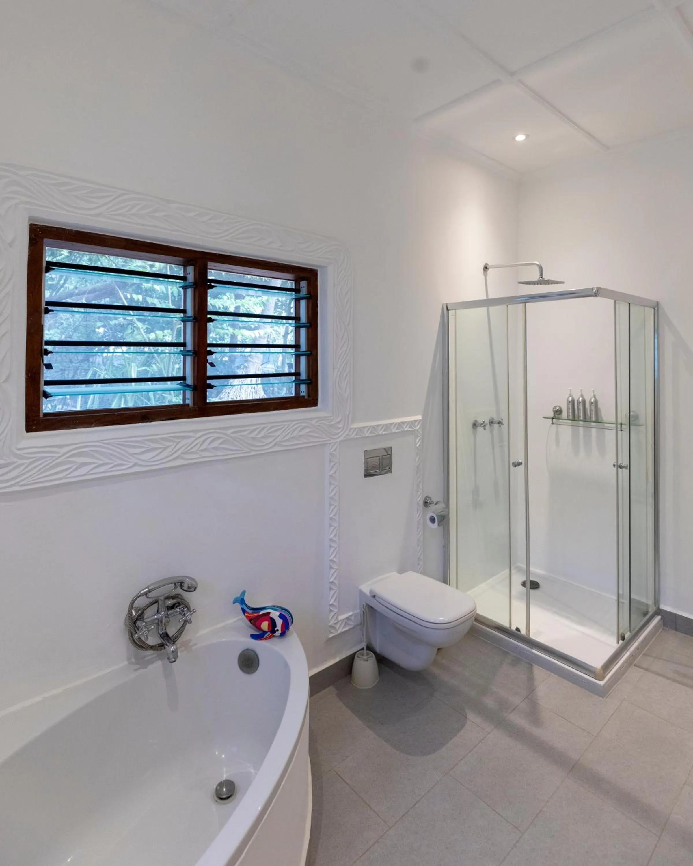 Shower in Nomad Beach Resort