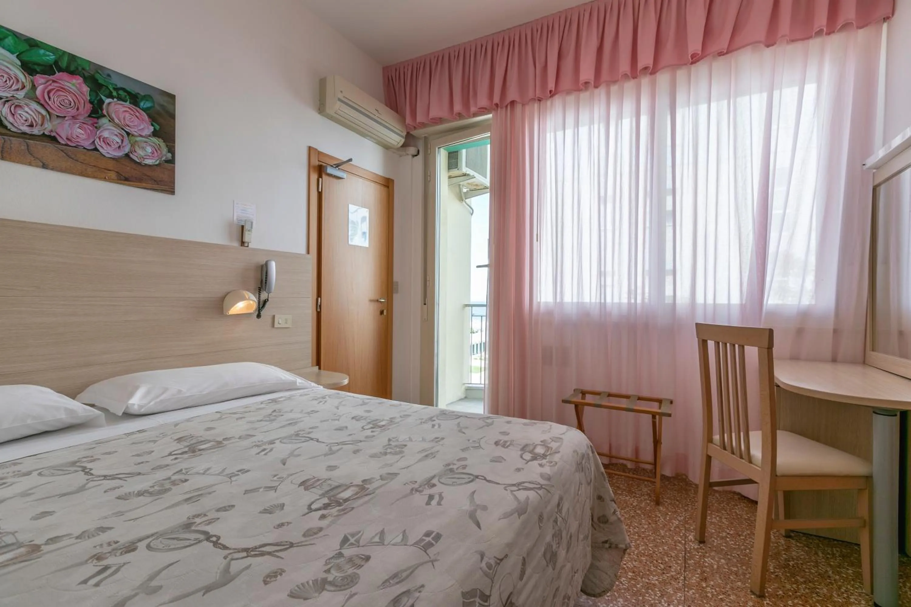 Photo of the whole room in Hotel Silver