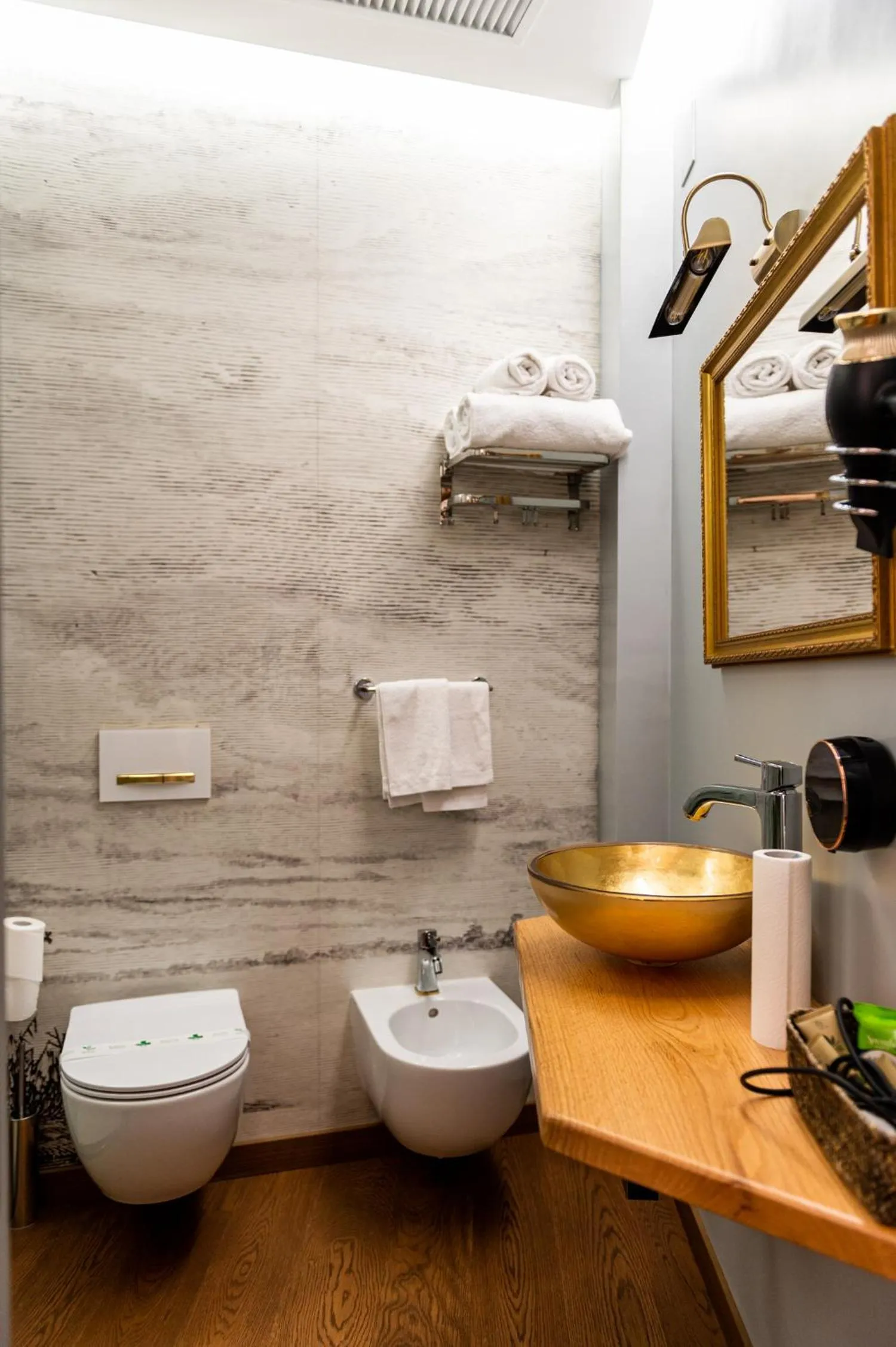 Queen Cattleya Suite