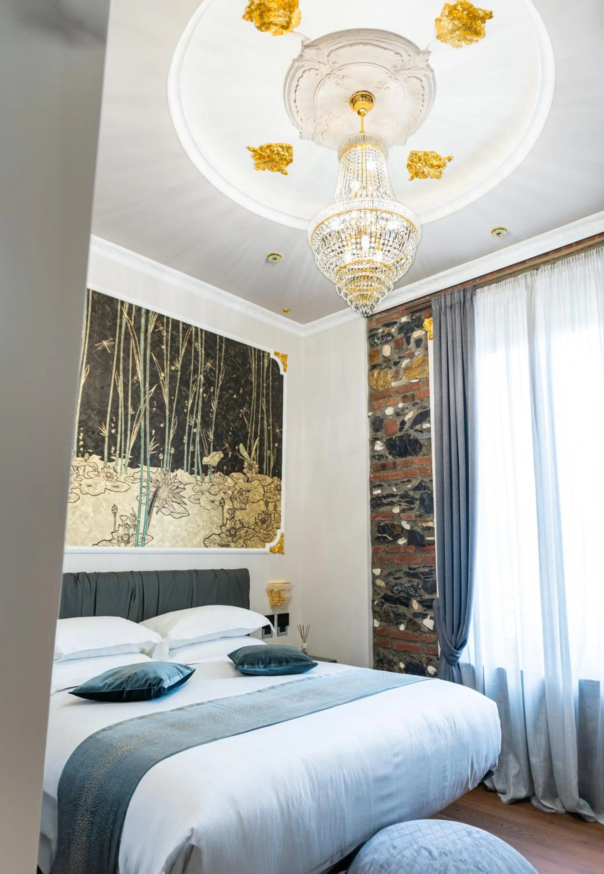 Bed in Queen Cattleya Suite