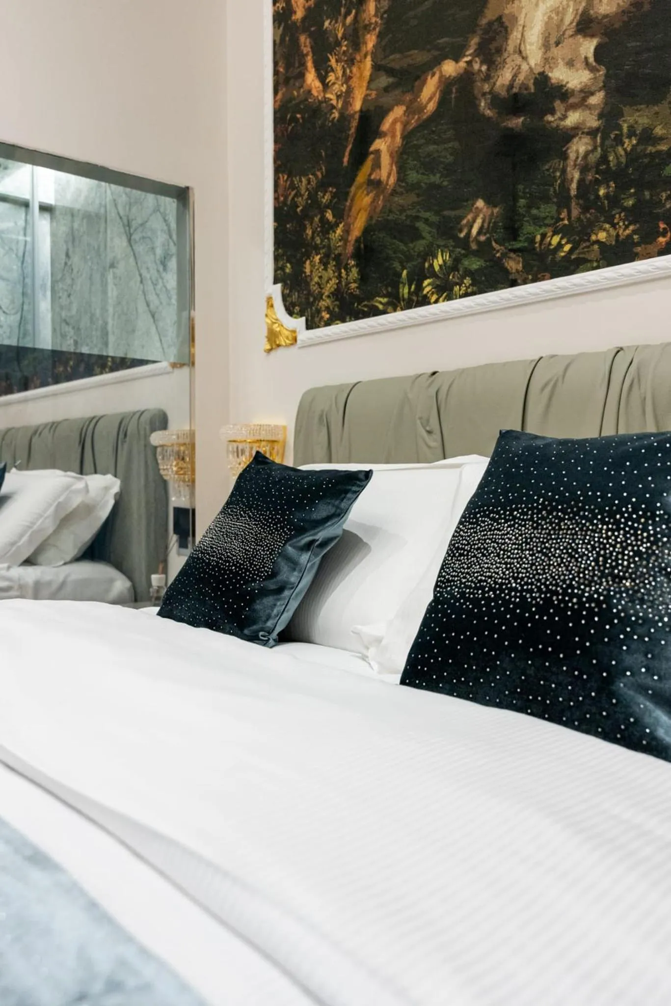 Bed in Queen Cattleya Suite