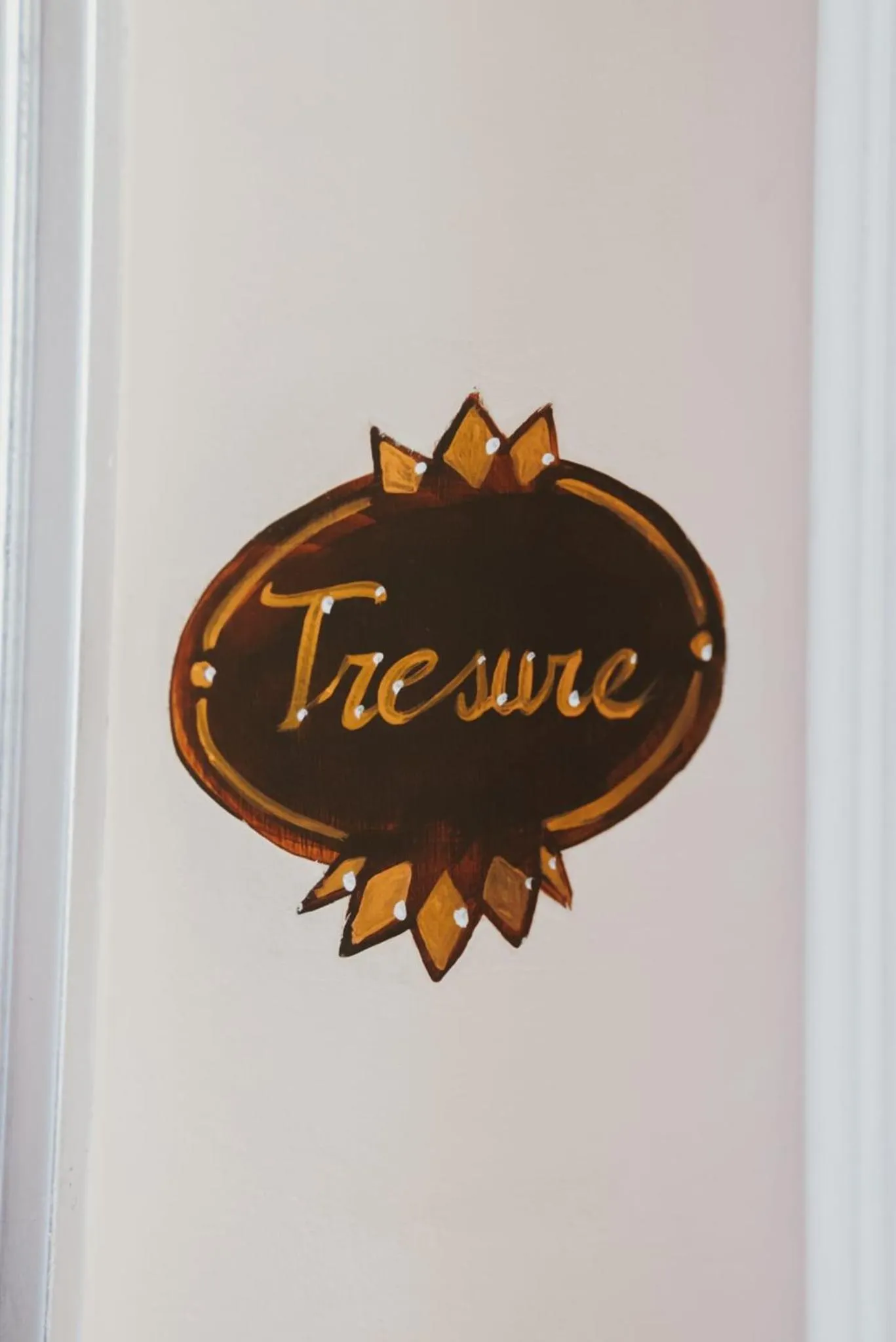 Queen Cattleya Suite