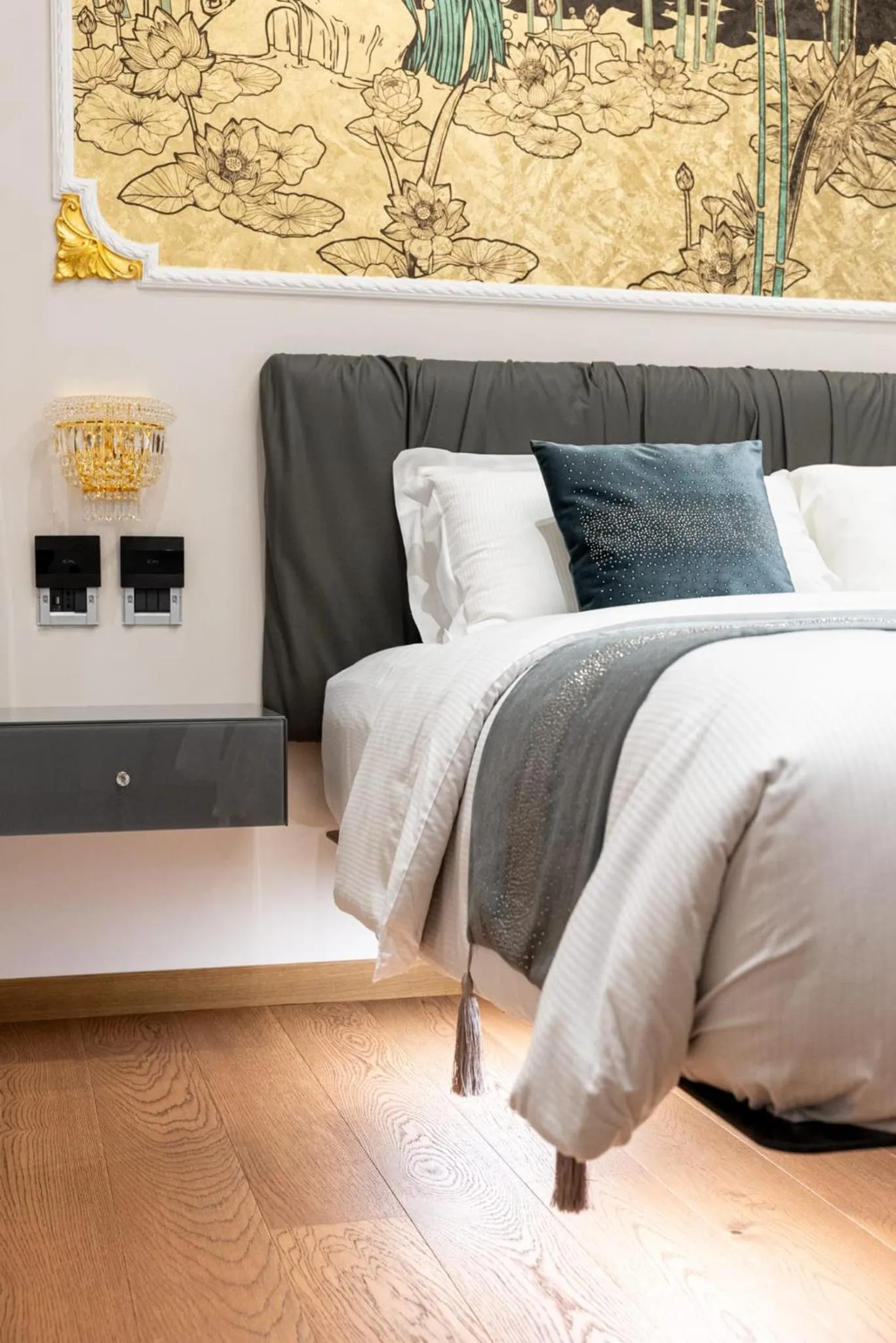 Bed in Queen Cattleya Suite